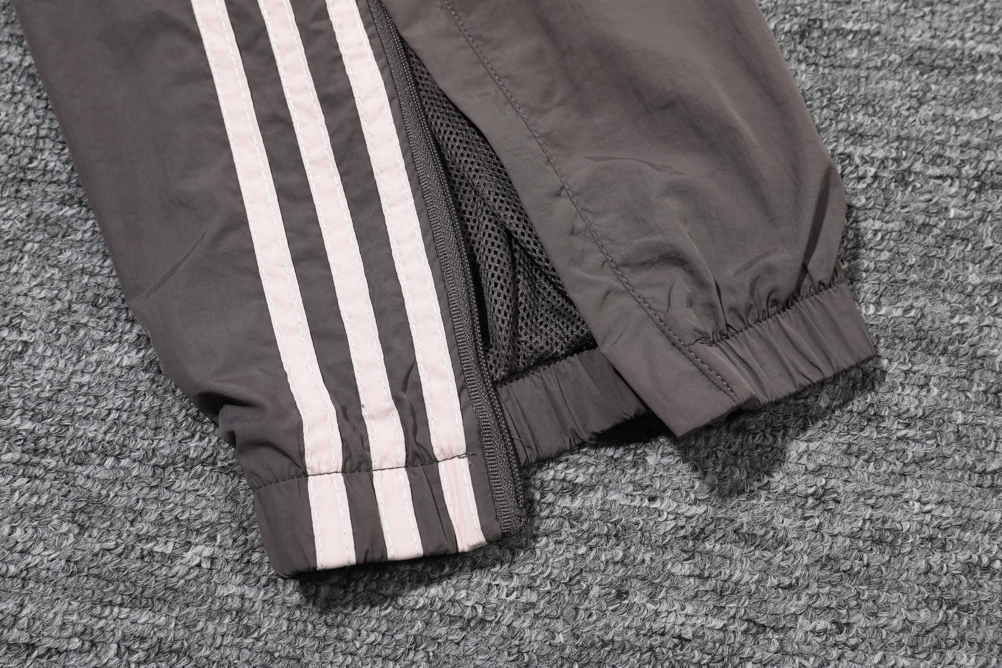 Real Madrid Windbreaker (Top+Pants) 2024/25