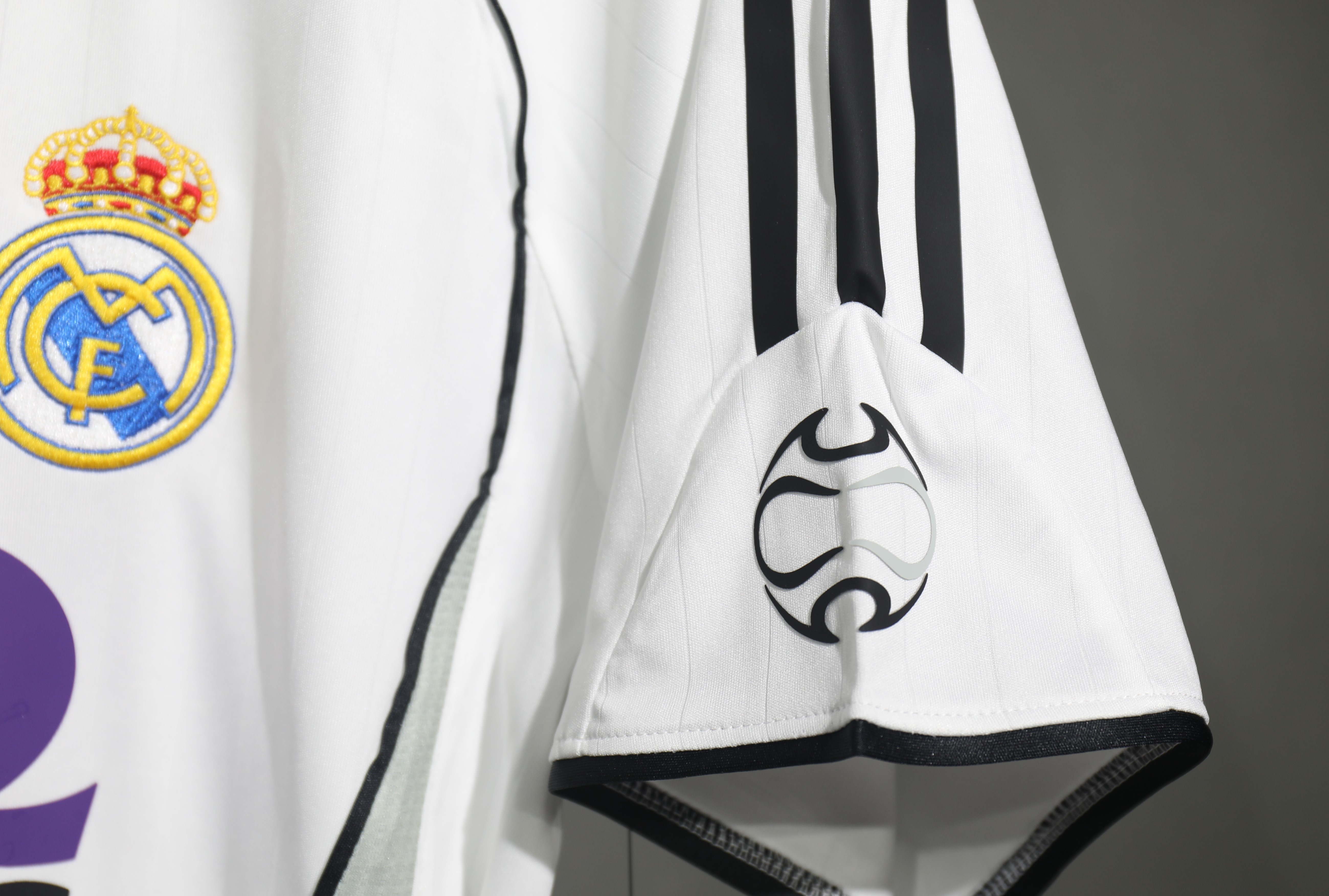 Real Madrid Retro Authentic Jersey Home Soccer Shirt 2006/07