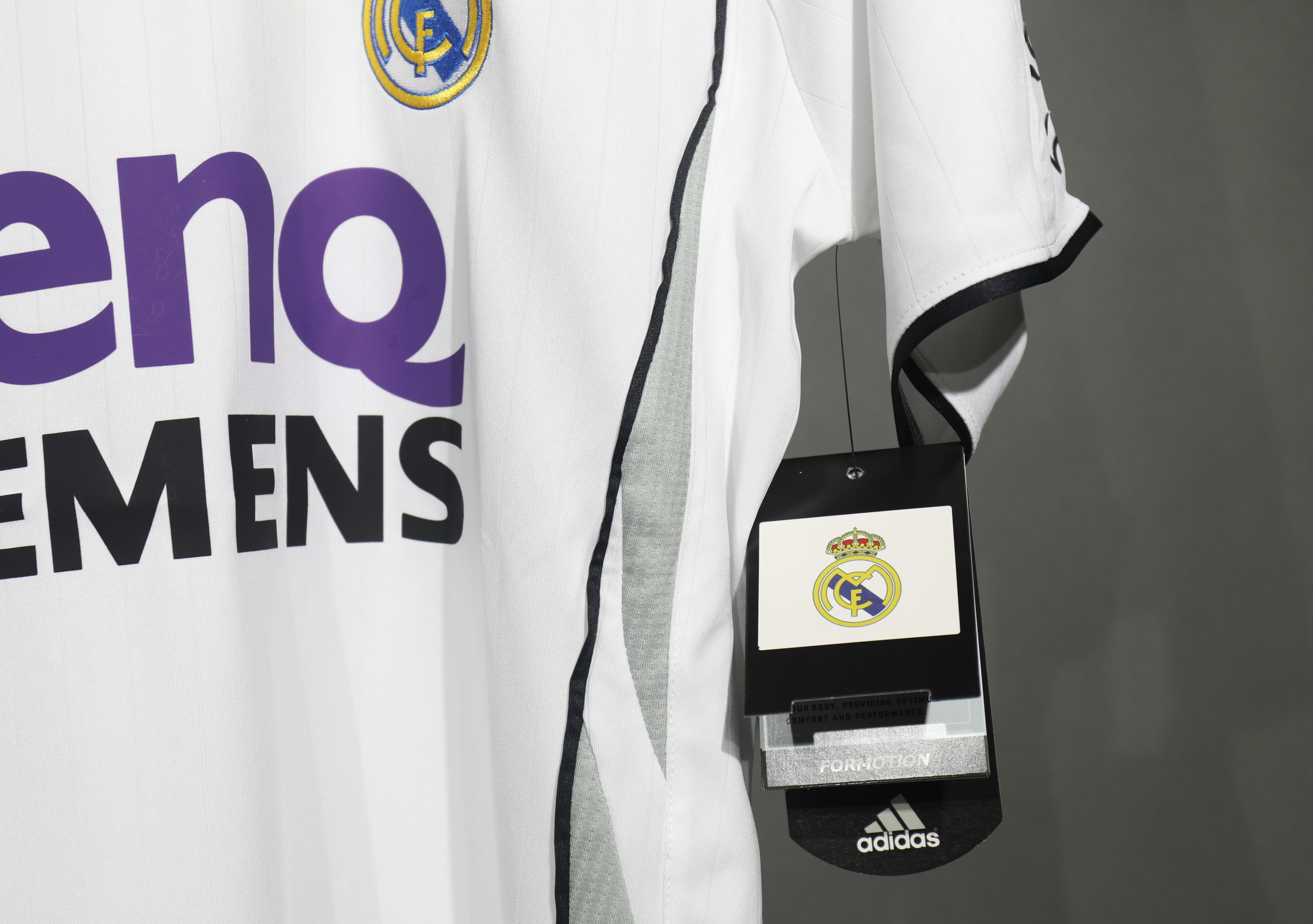 Real Madrid Retro Authentic Jersey Home Soccer Shirt 2006/07