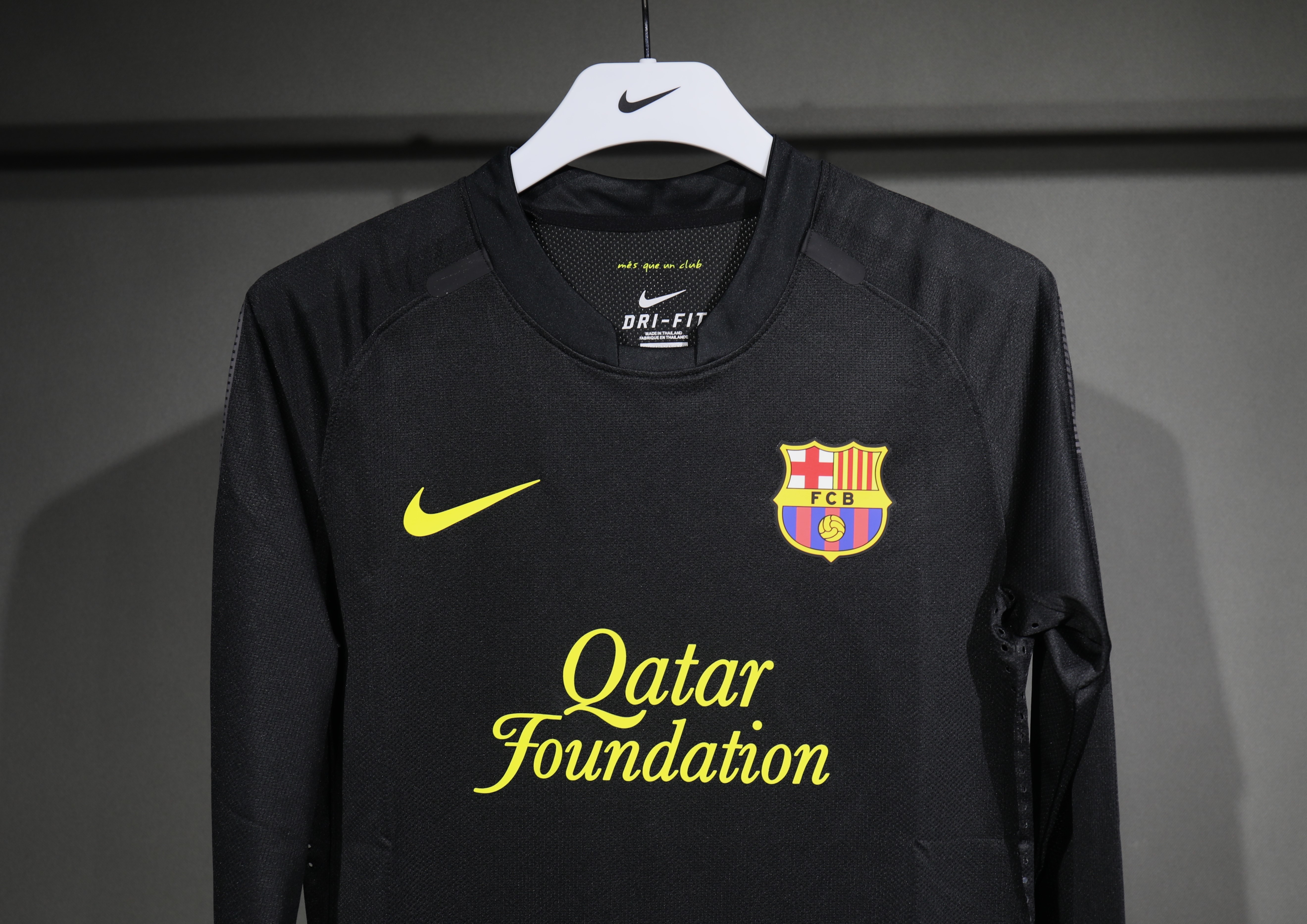 Authentic Barcelona Retro Jersey Away Long Sleeve Soccer Shirt 2011-12