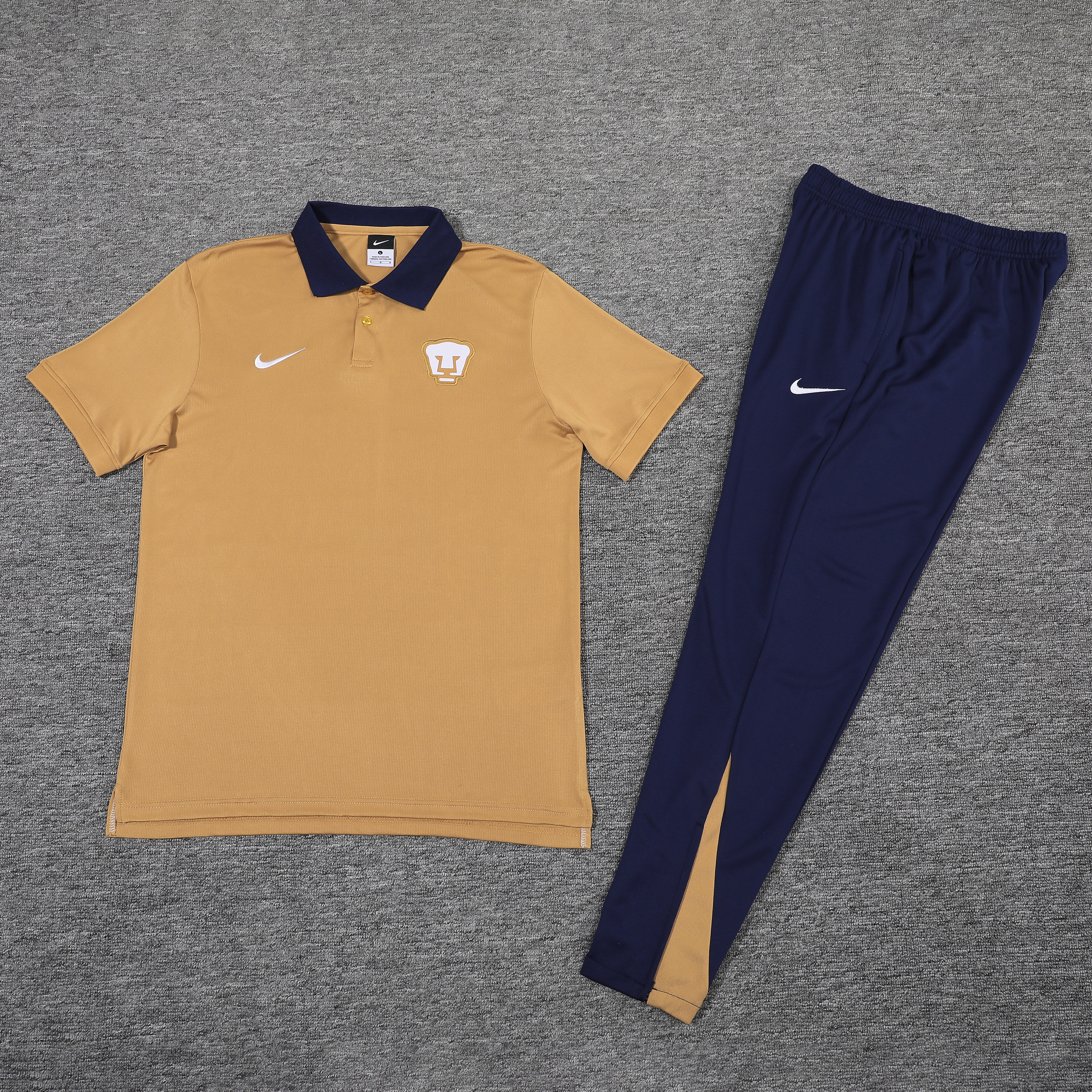 Pumas UNAM Training Kit (Polo+Pants) 2025/26