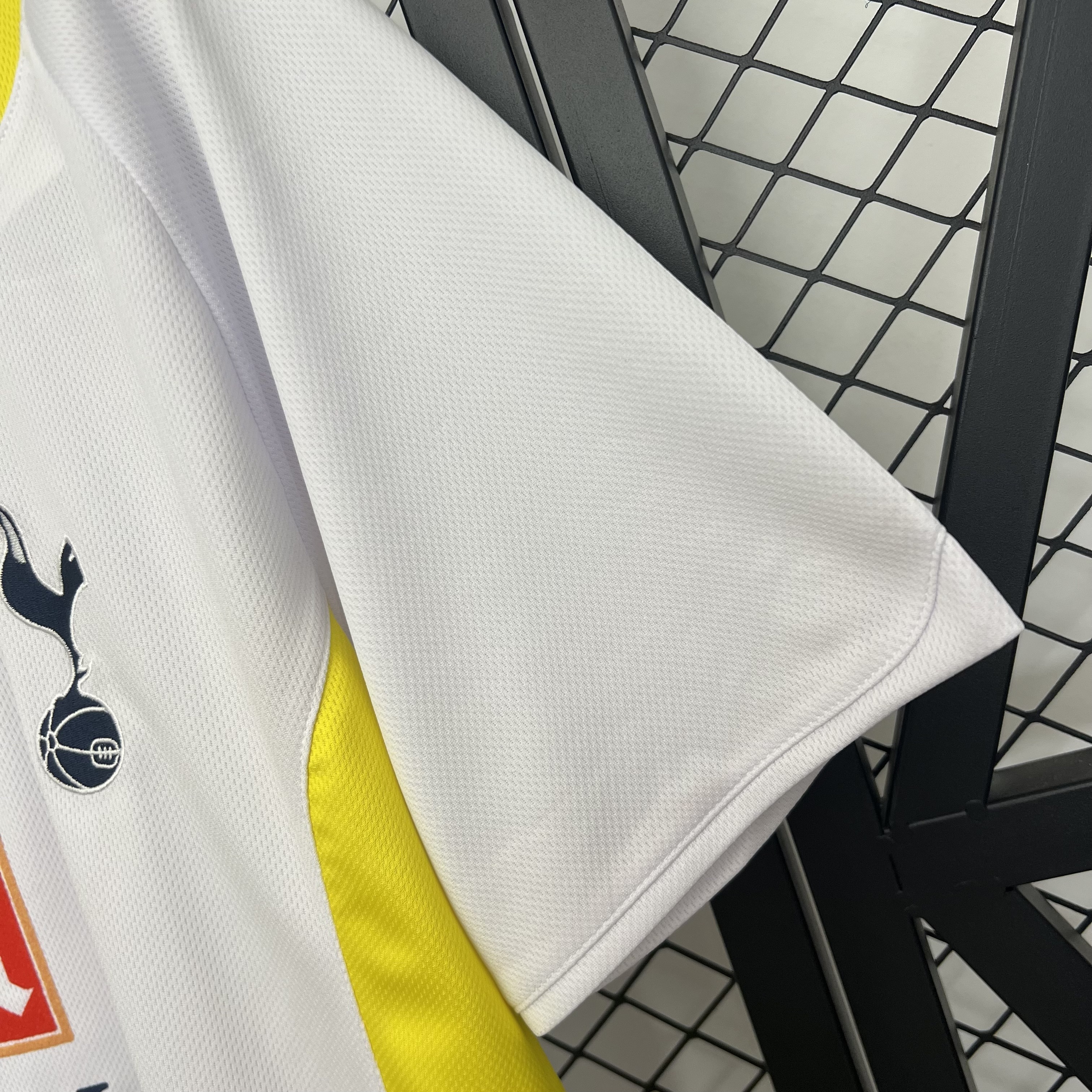 Tottenham Hotspur Retro Football Jersey Home Custom Shirt 2009/10