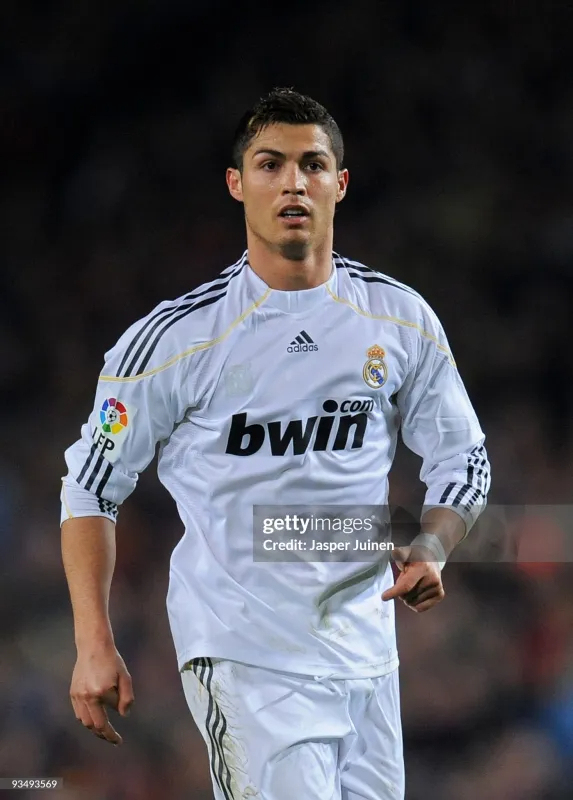 Real Madrid Authentic Retro Jersey Home Long Sleeve Soccer Shirt 2009/10