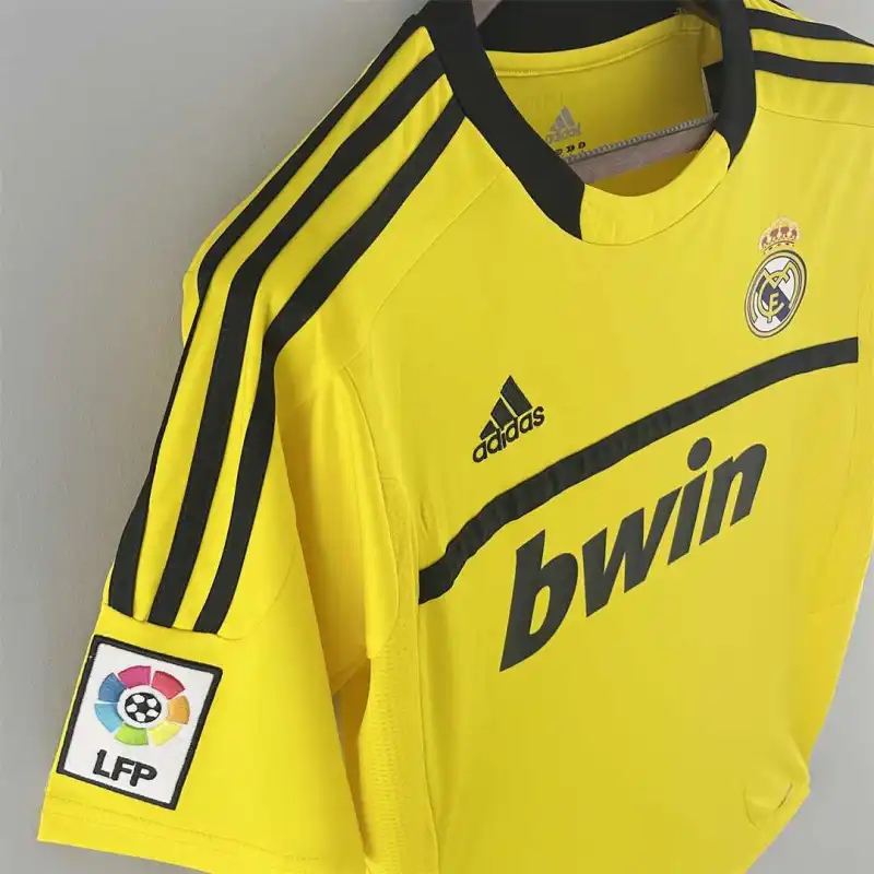 Real Madrid Retro Jersey Away Goalkeeper Yellow Soccer Custom Shirt 2011/12