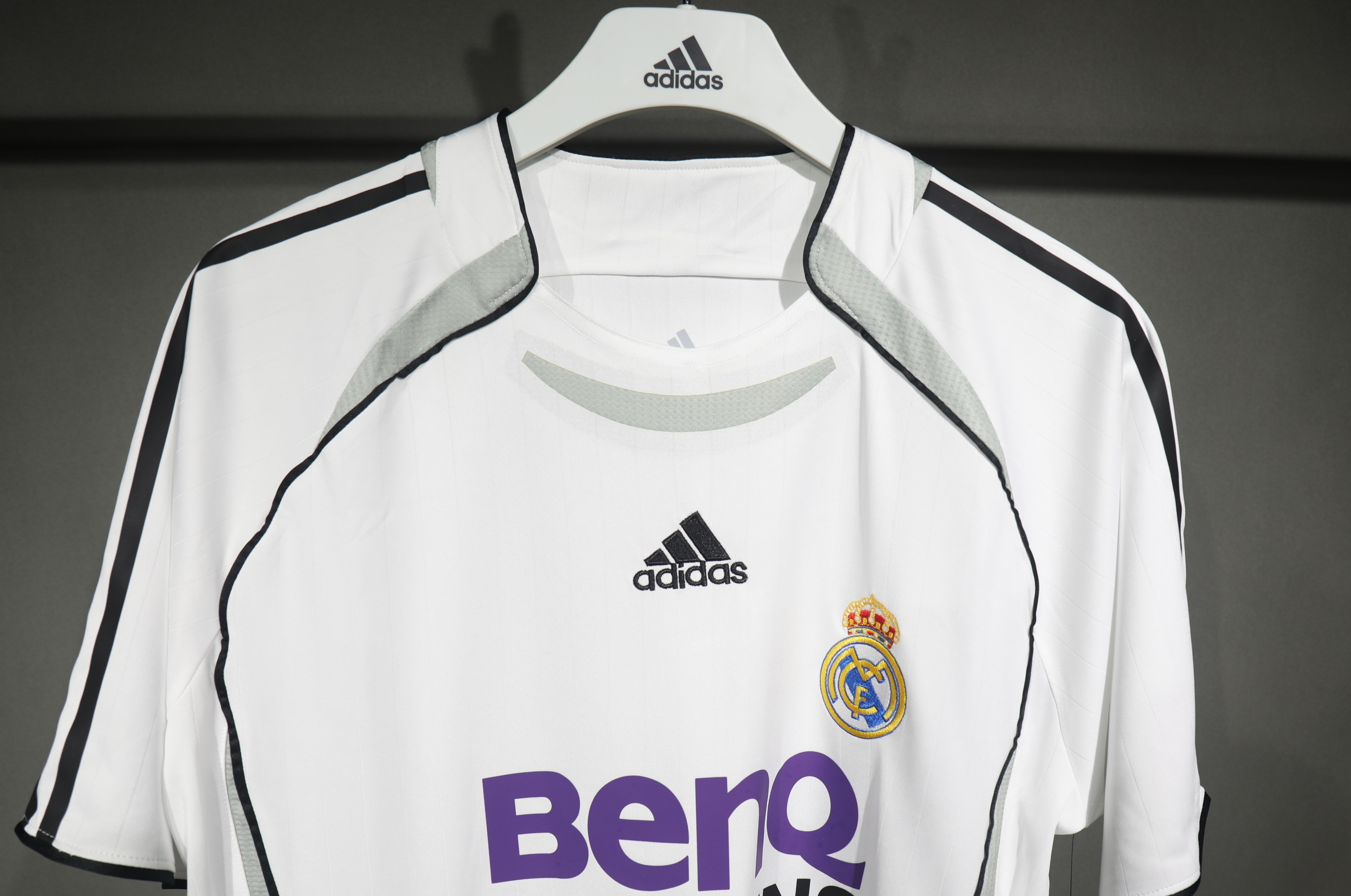 Real Madrid Retro Authentic Jersey Home Soccer Shirt 2006/07