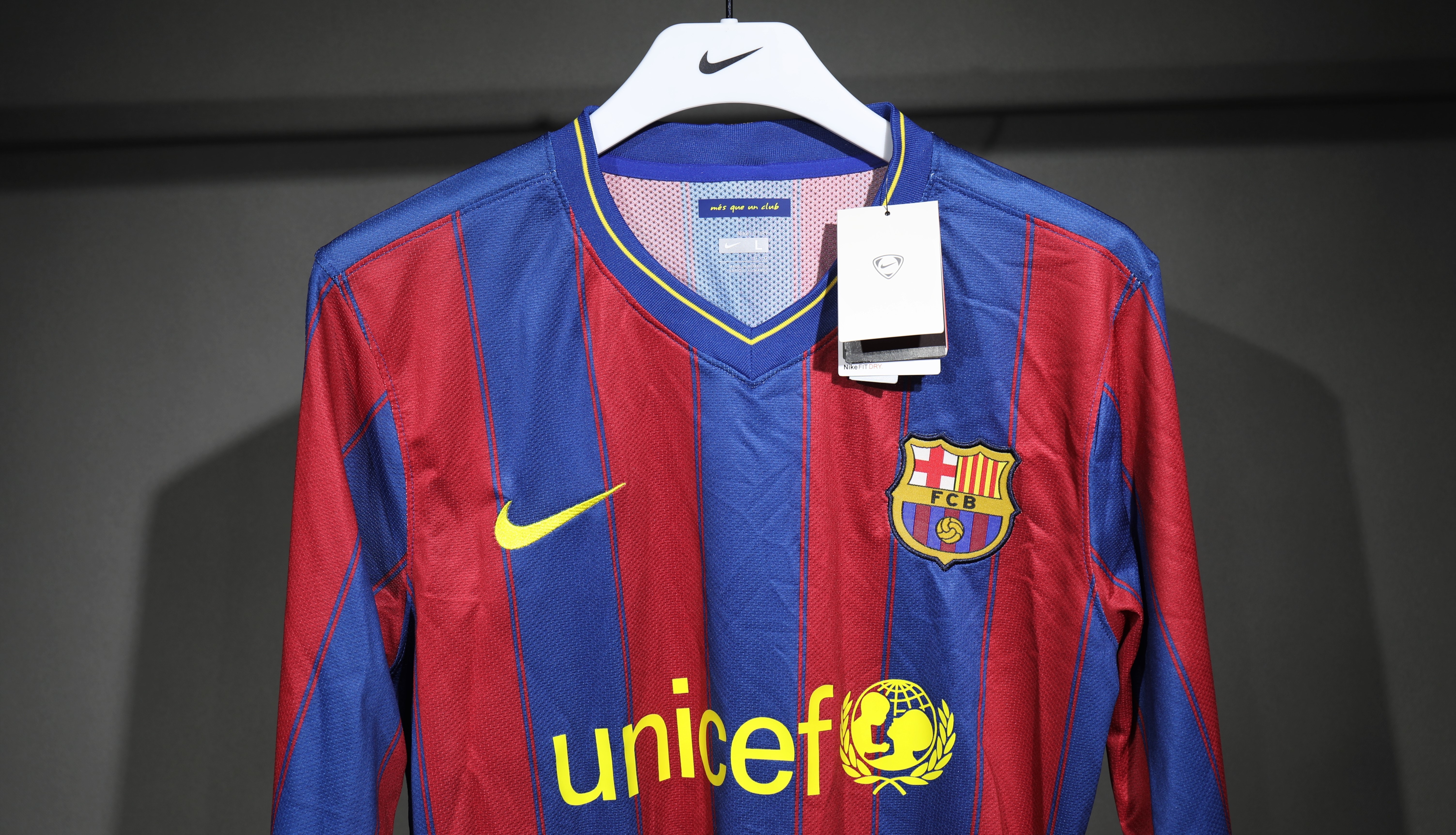 Authentic Barcelona Retro Jersey Home Long Sleeve Soccer Shirt 2009-10
