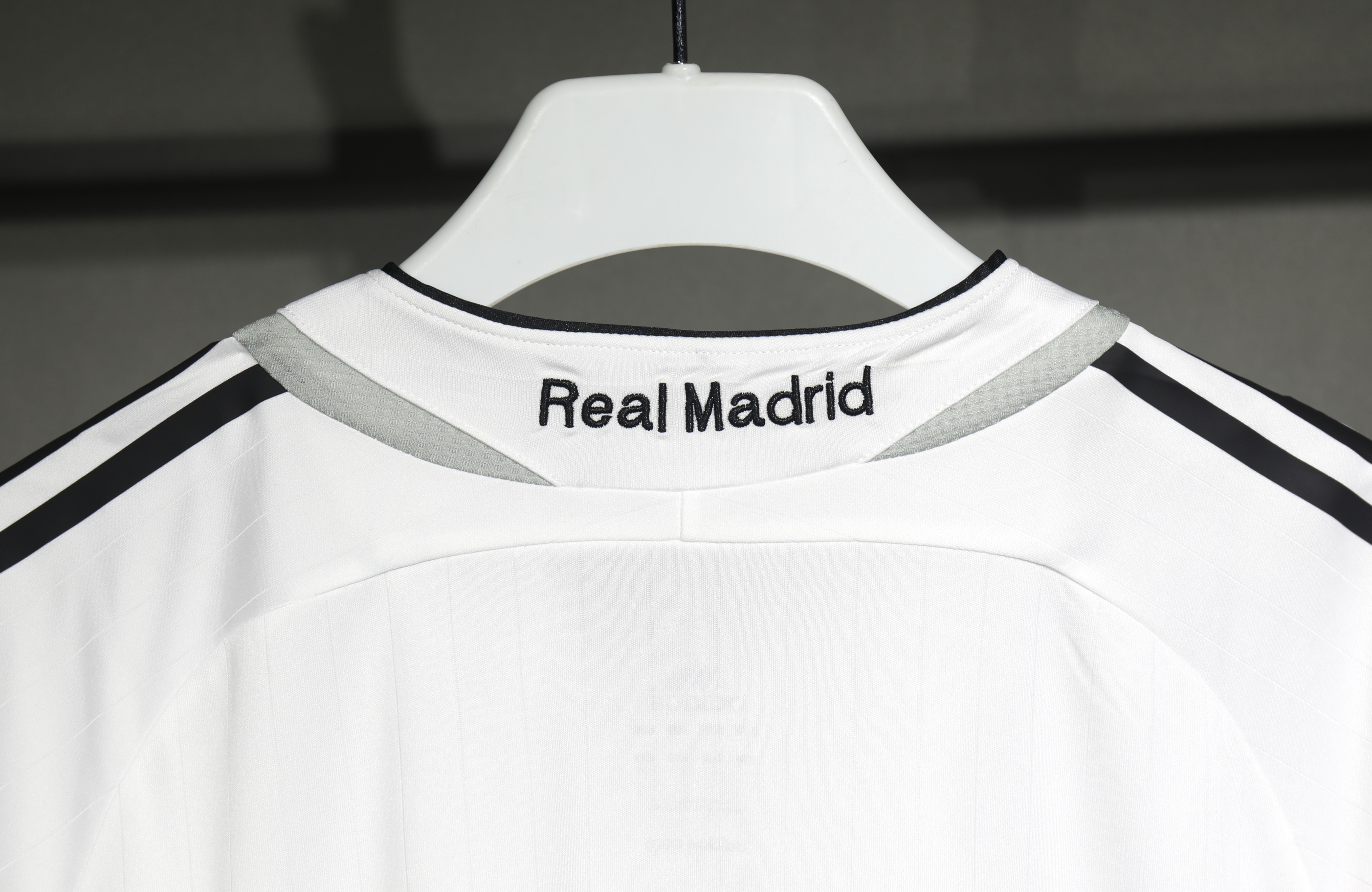 Real Madrid Retro Authentic Jersey Home Soccer Shirt 2006/07