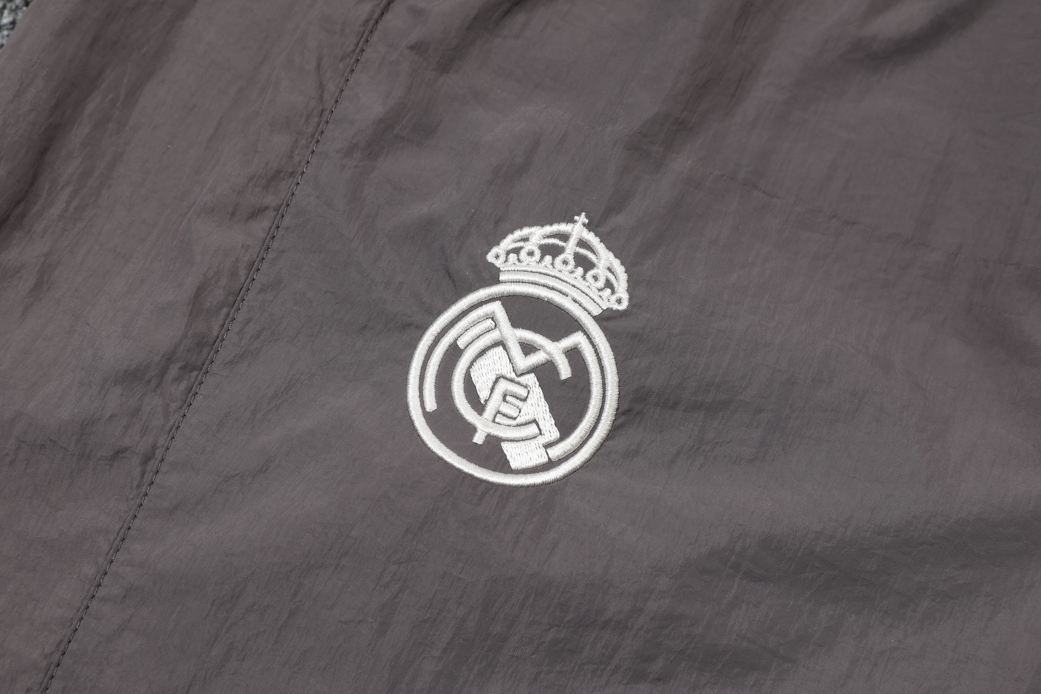 Real Madrid Windbreaker (Top+Pants) 2024/25