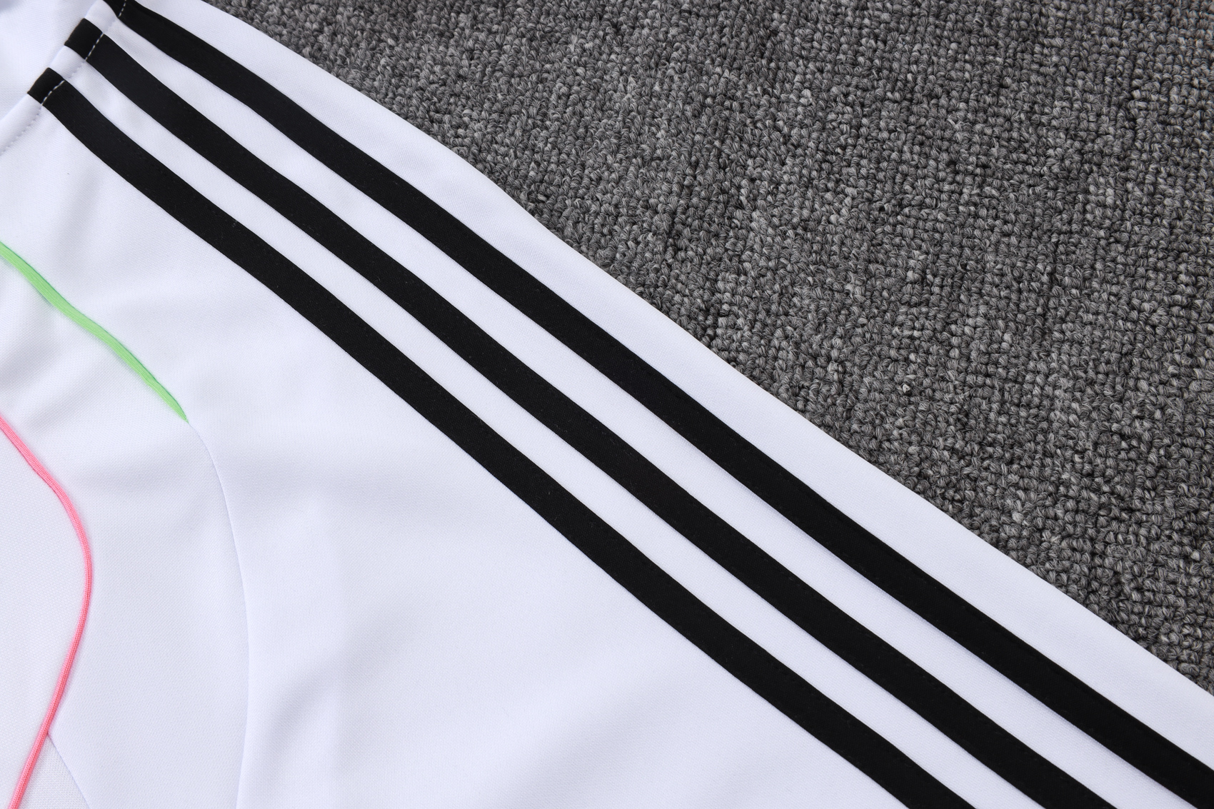Juventus Training Kit (Sweatshirt+Pants) White 2025/26