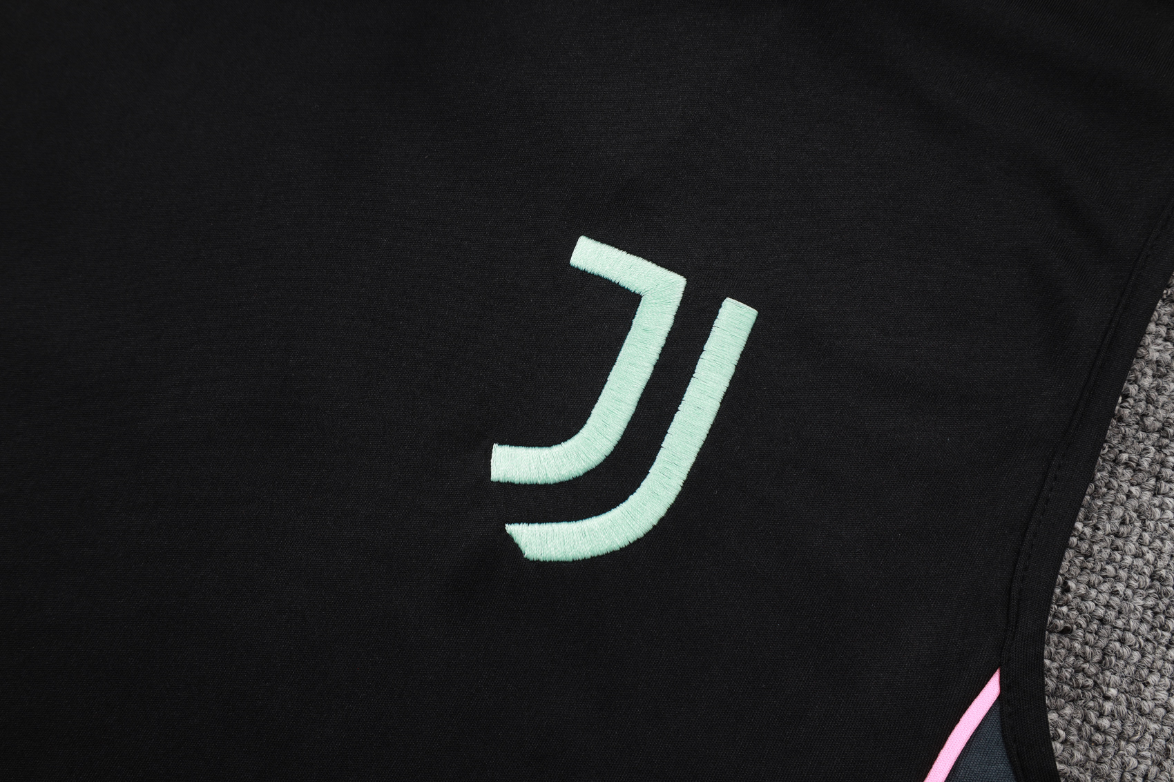 Juventus Sleeveless Training Kit White 2025/26