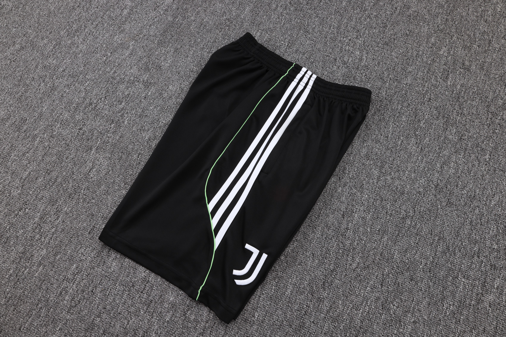 Juventus Sleeveless Training Kit White 2025/26