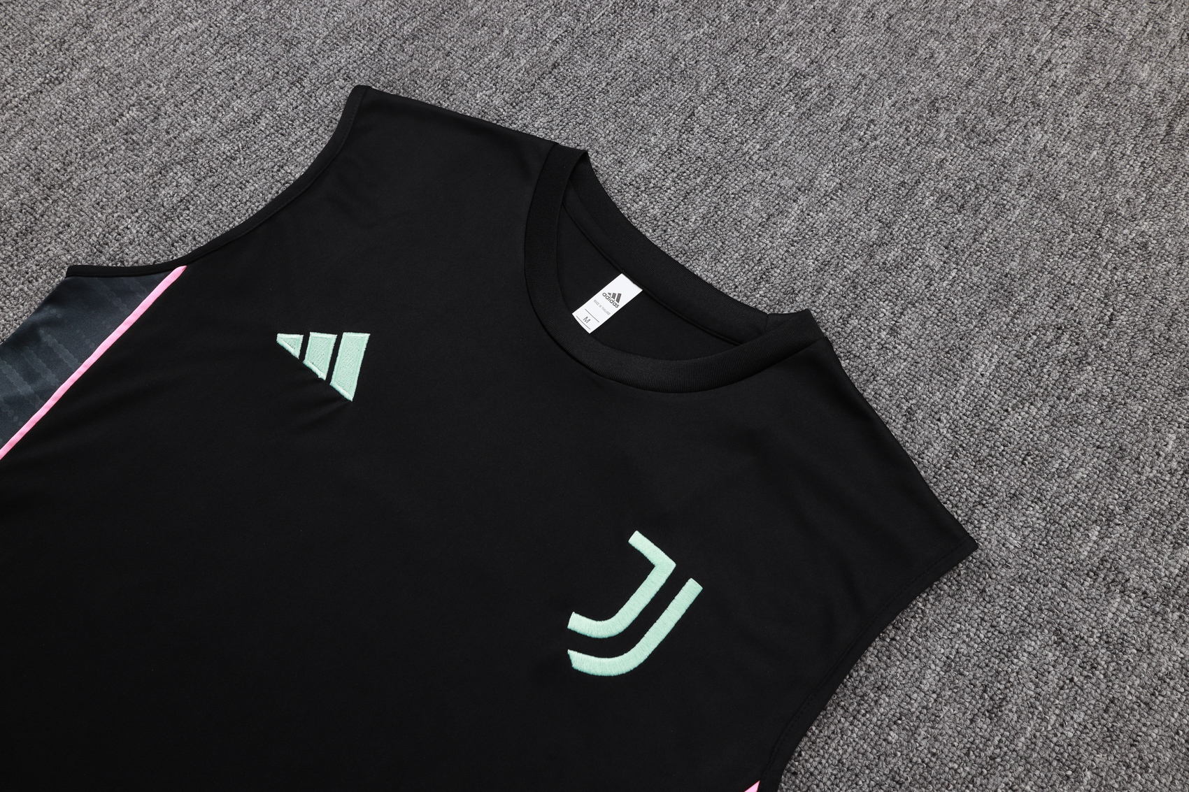 Juventus Sleeveless Training Kit White 2025/26
