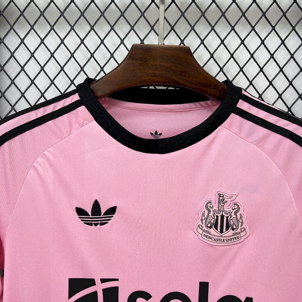 Newcastle United Football Jersey Goalkeeper Custom Shirt 2025/26