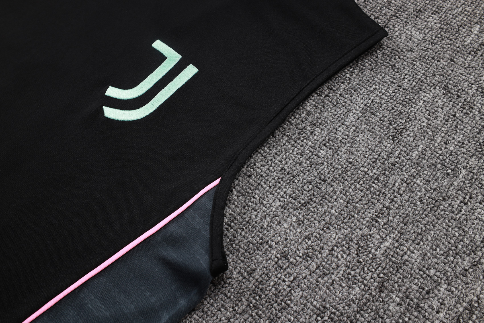 Juventus Sleeveless Training Kit White 2025/26