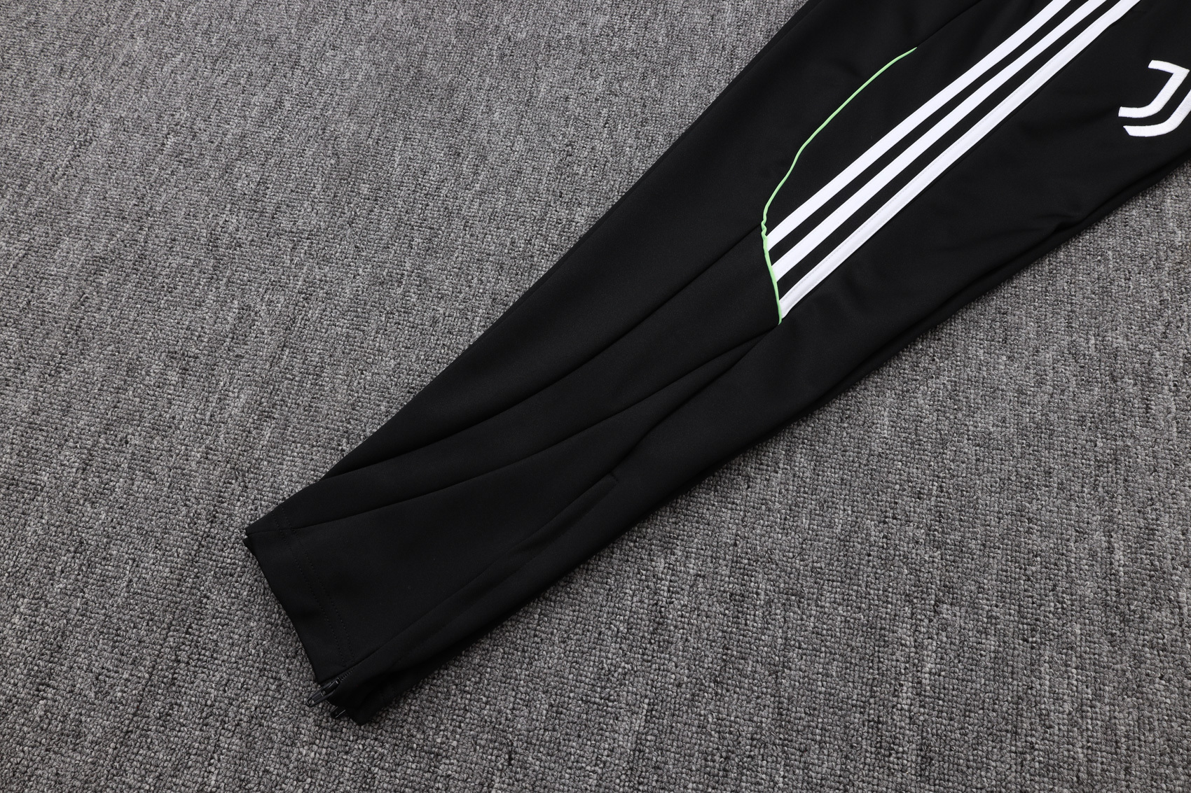 Juventus Training Kit (Jacket+Pants) White 2025/26