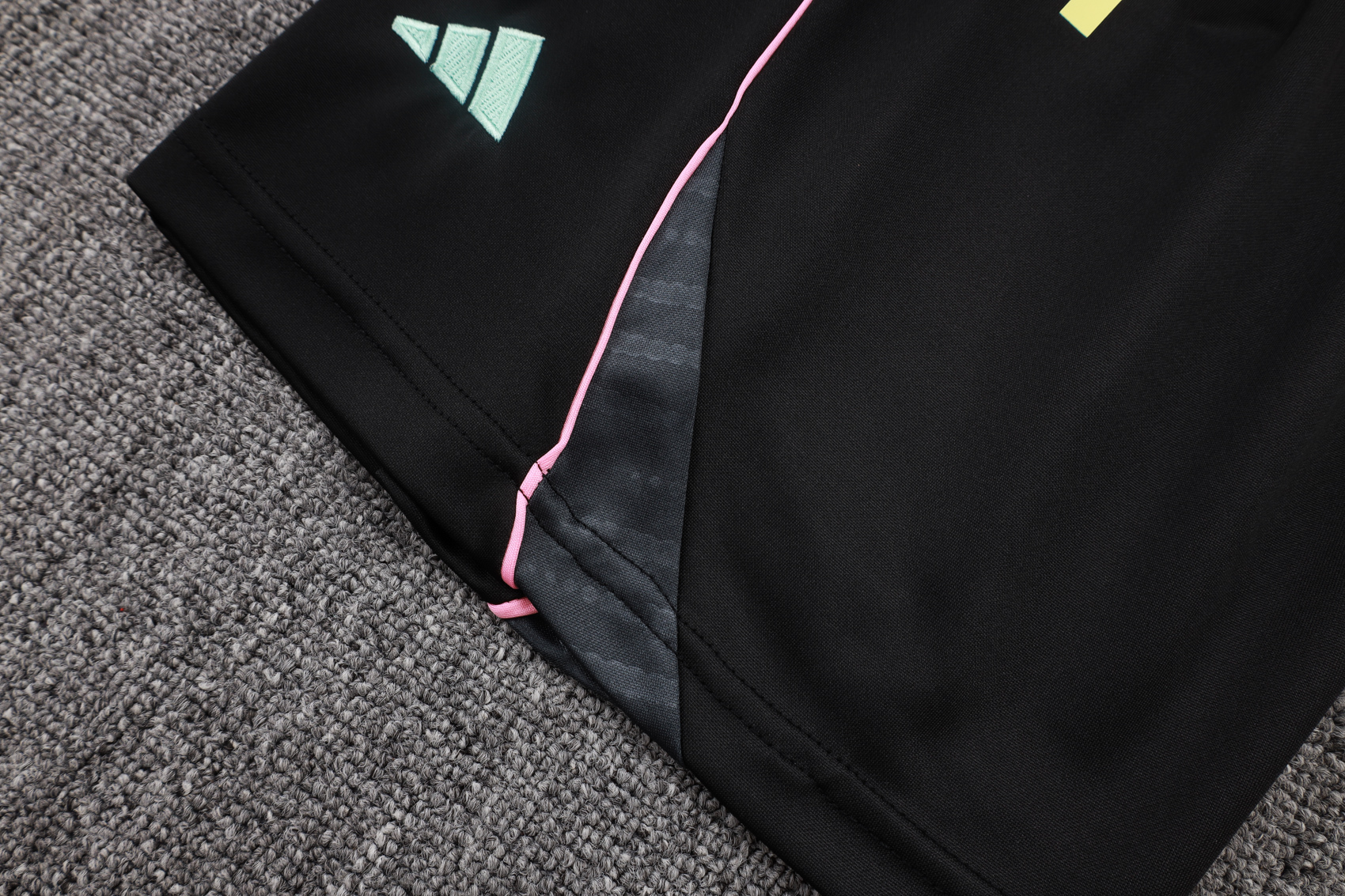 Juventus Sleeveless Training Kit White 2025/26
