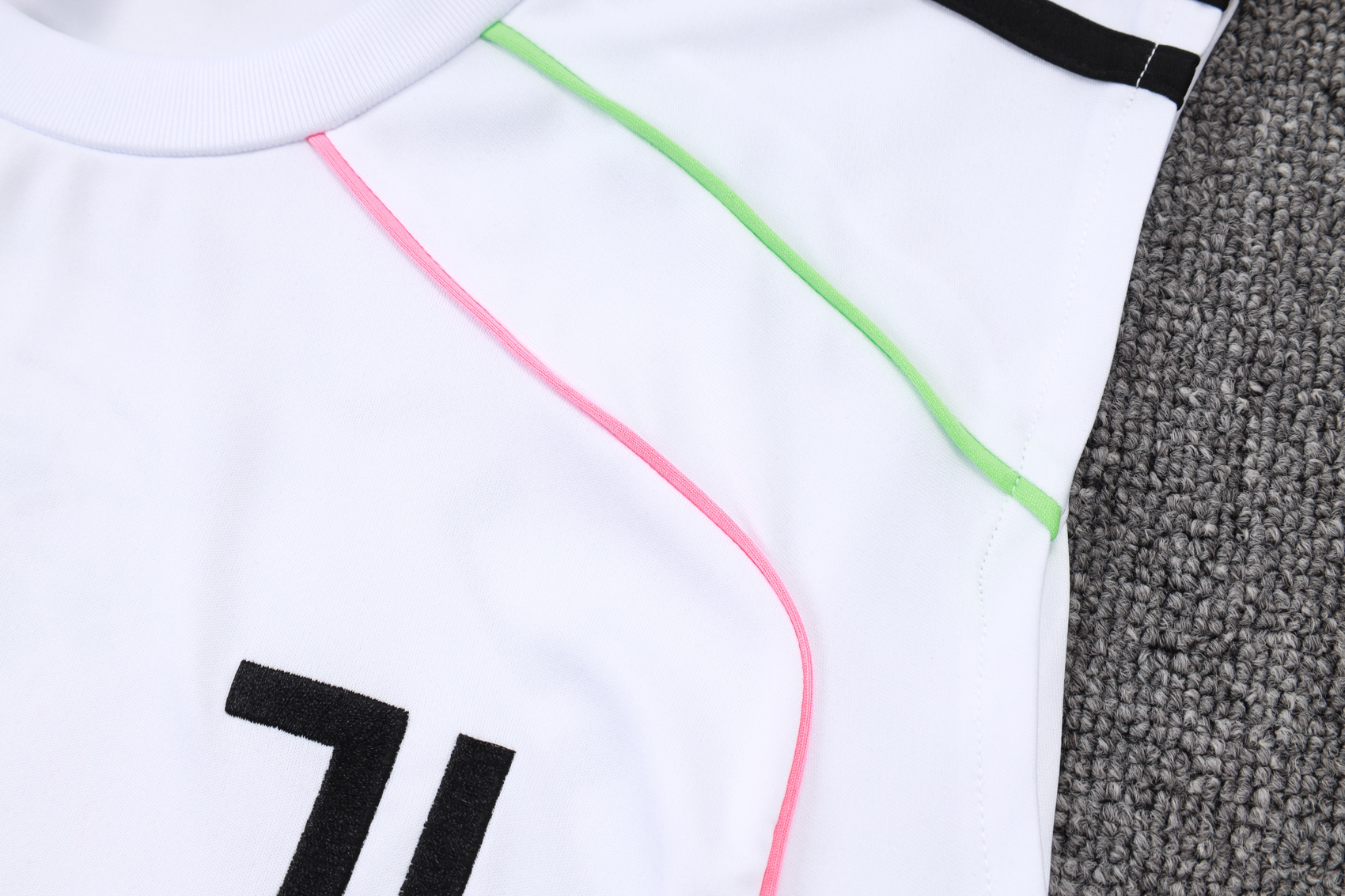 Juventus Sleeveless Training Kit White 2025/26