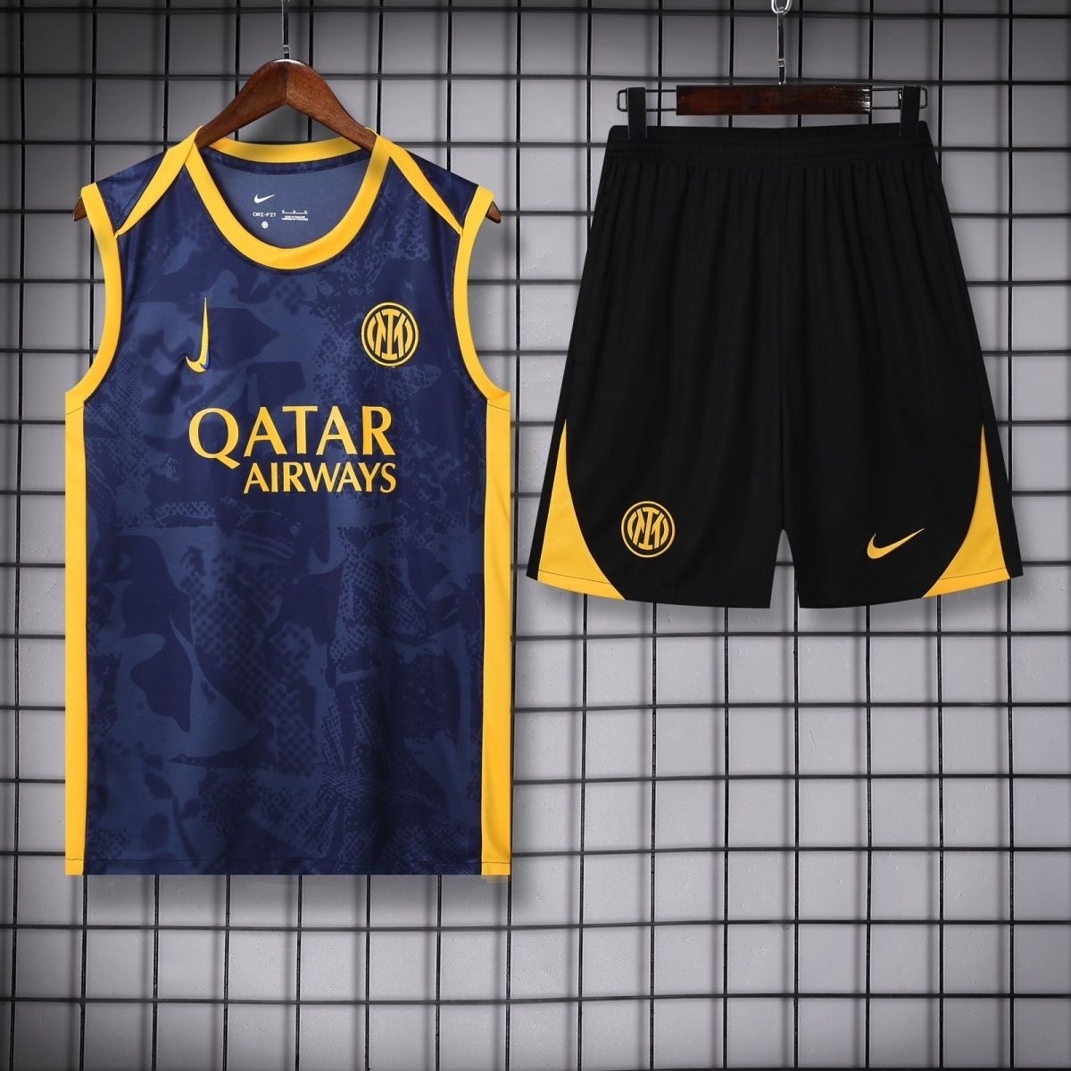 Inter Milan Sleeveless Training Kit Navy 2025/26
