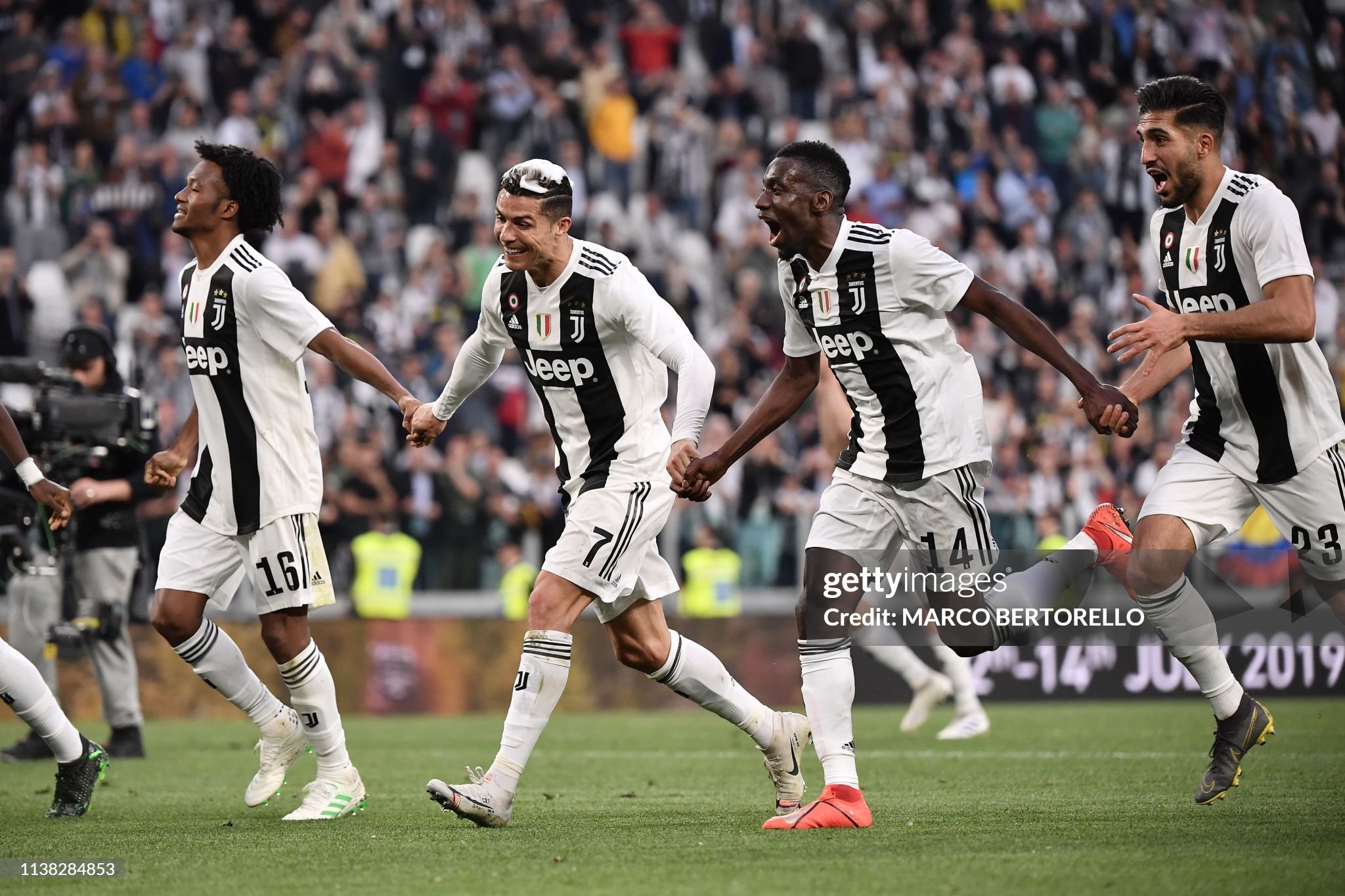 Juventus Retro Authentic Soccer Jersey Home Shirt 2018-19