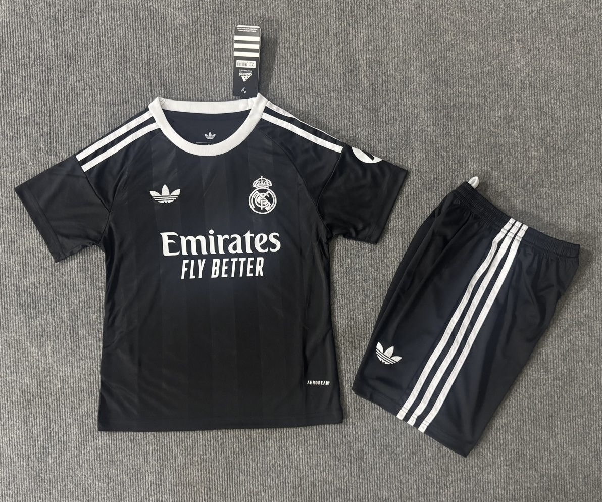 Real Madrid Soccer Jersey Black Goalkeeper Kids Kit Jersey+Shorts 2025/26