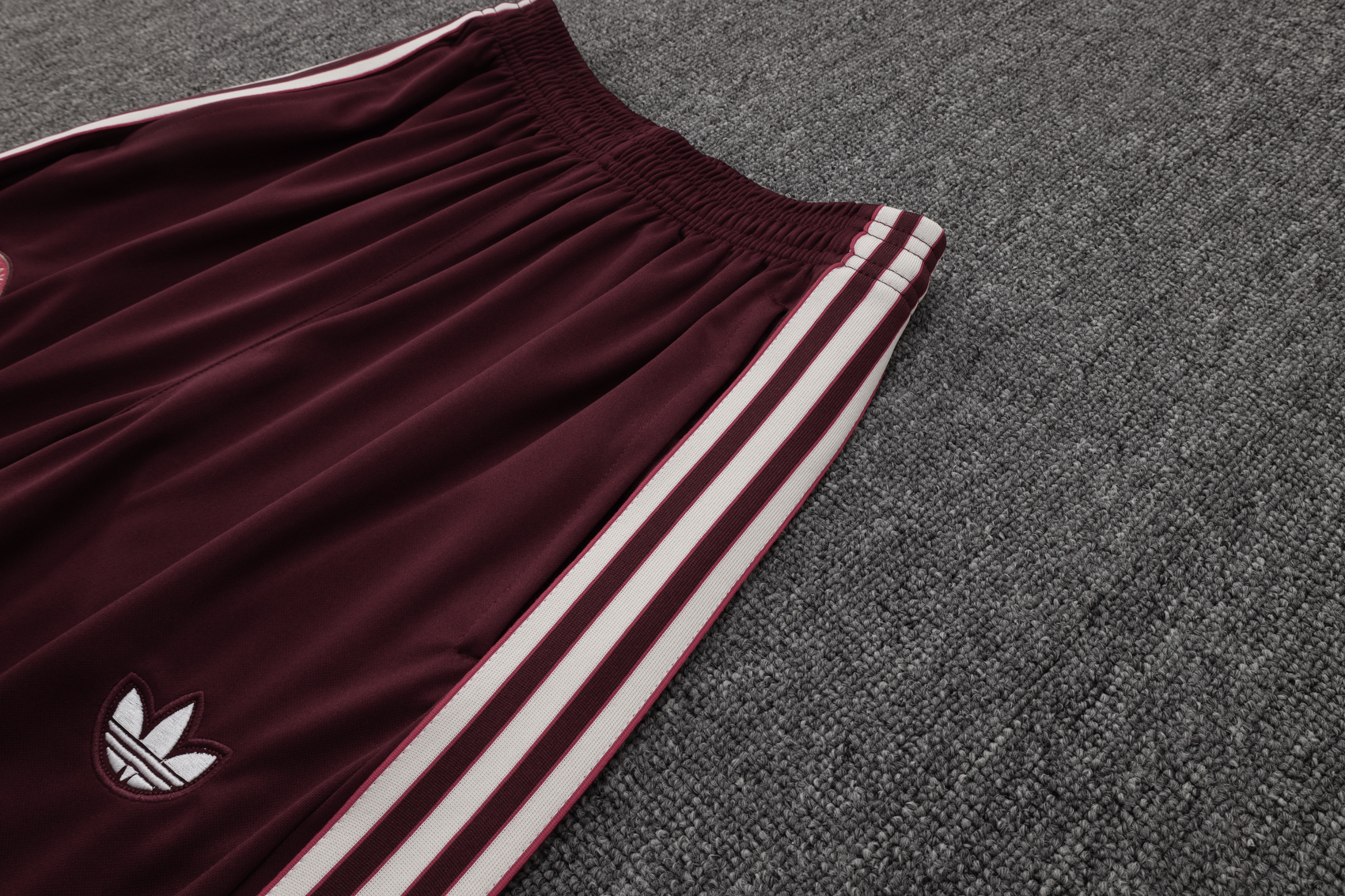 Bayern Munich Training Kit (Sweatshirt+Pants) Red 2025/26