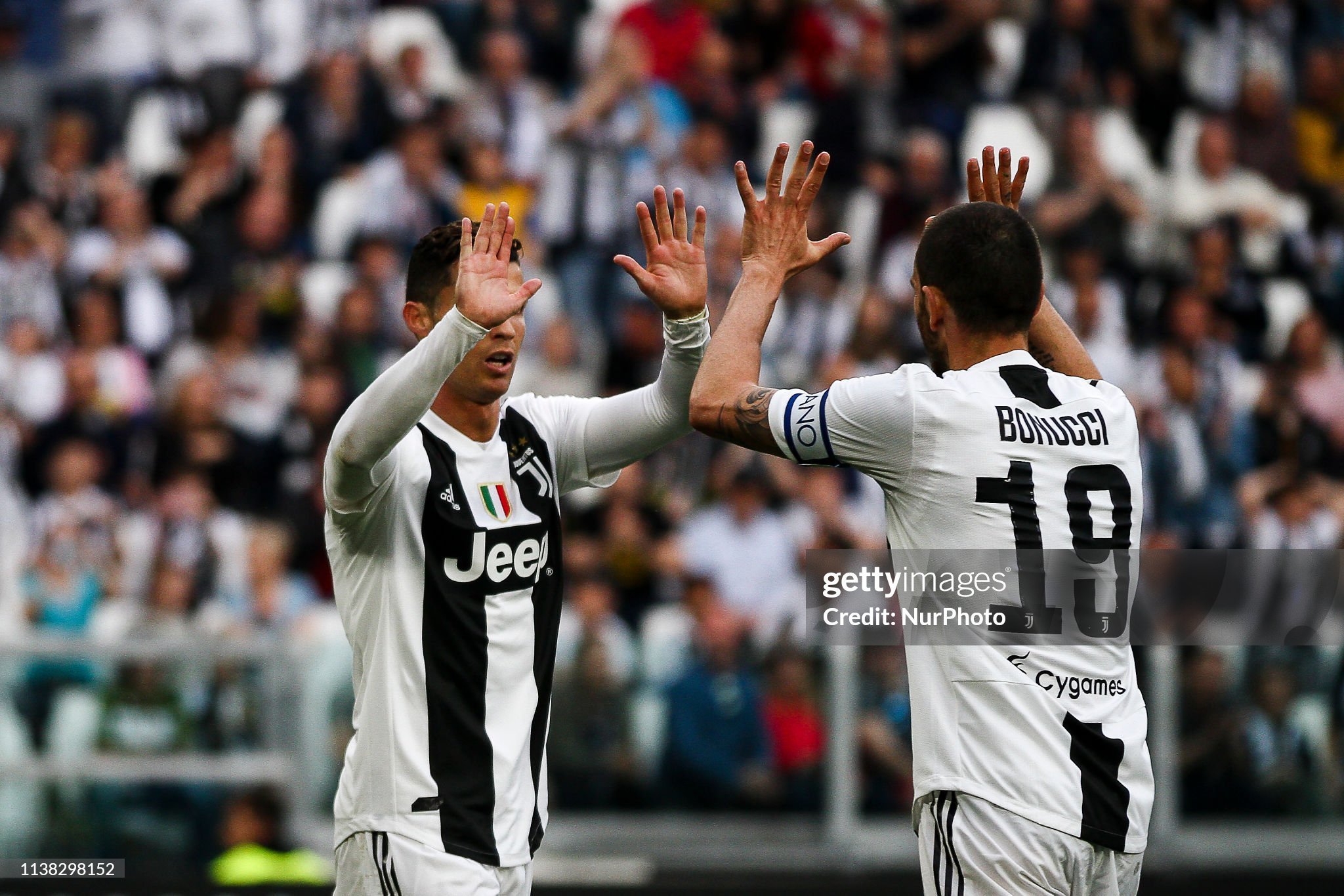 Juventus Retro Authentic Soccer Jersey Home Shirt 2018-19