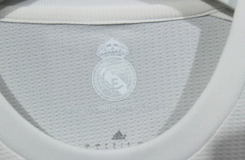 Real Madrid Authentic Retro Jersey Home Long Sleeve Soccer Shirt 2015/16
