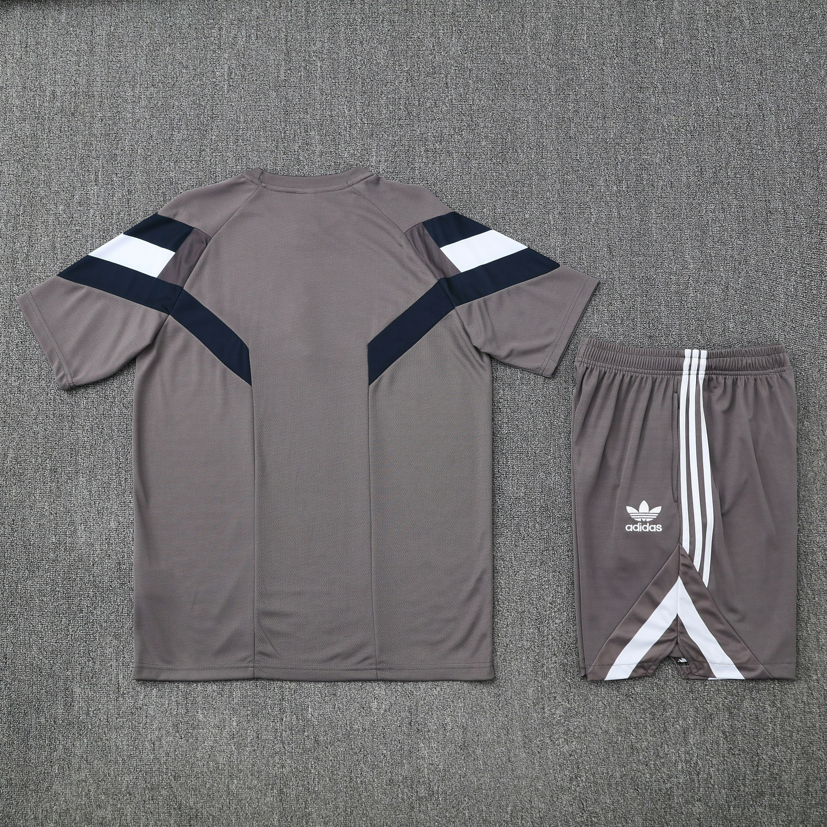 Real Madrid Training Jersey Kit Gray 2025/26