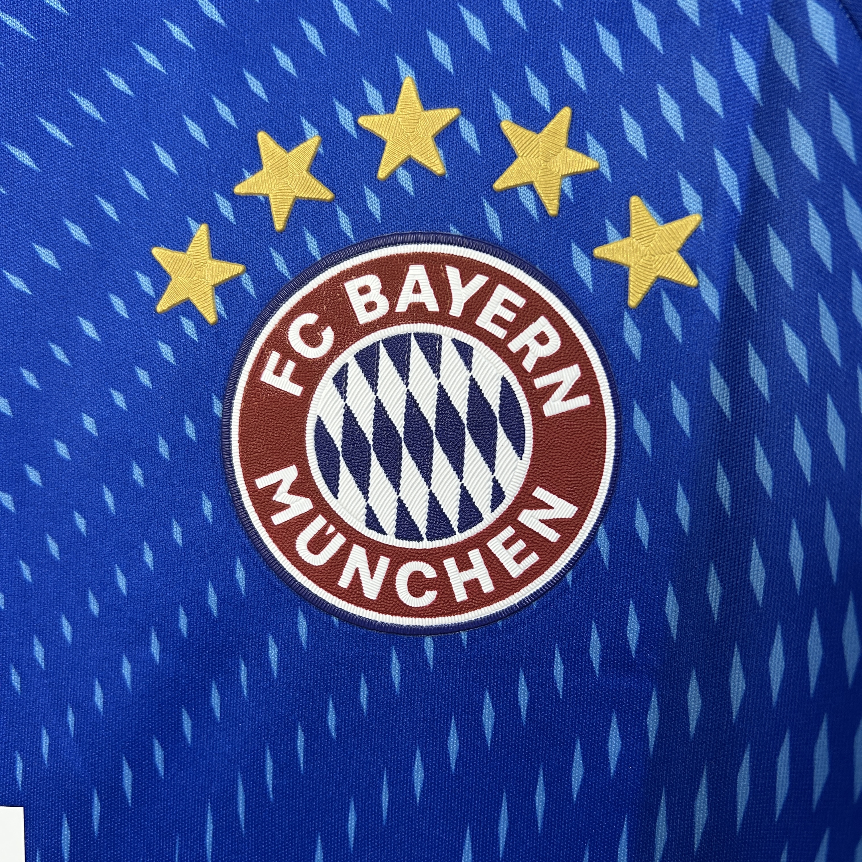 Bayern Munich Soccer Jersey Green Goalkeeper Shirt 2025/26