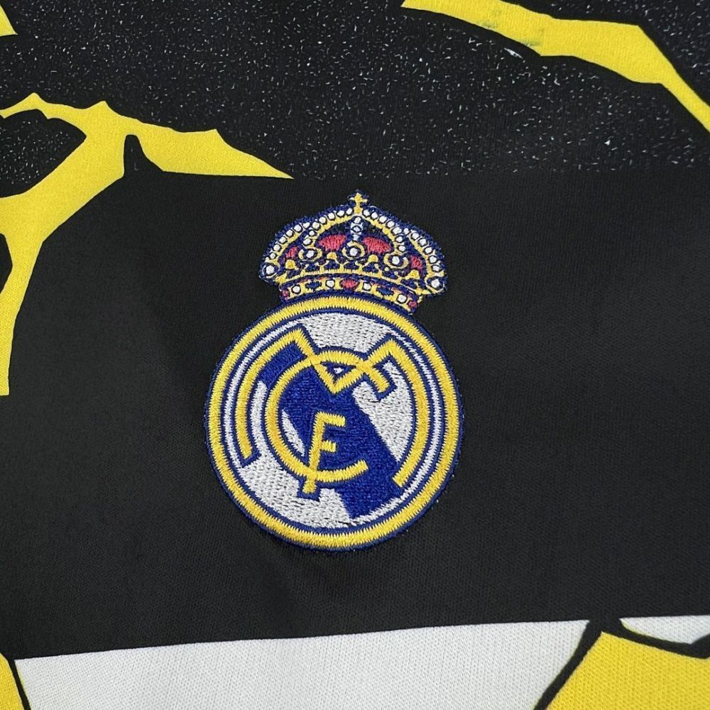 Real Madrid Soccer Jersey Pre-Match Marvel Custom Shirt 2025/26