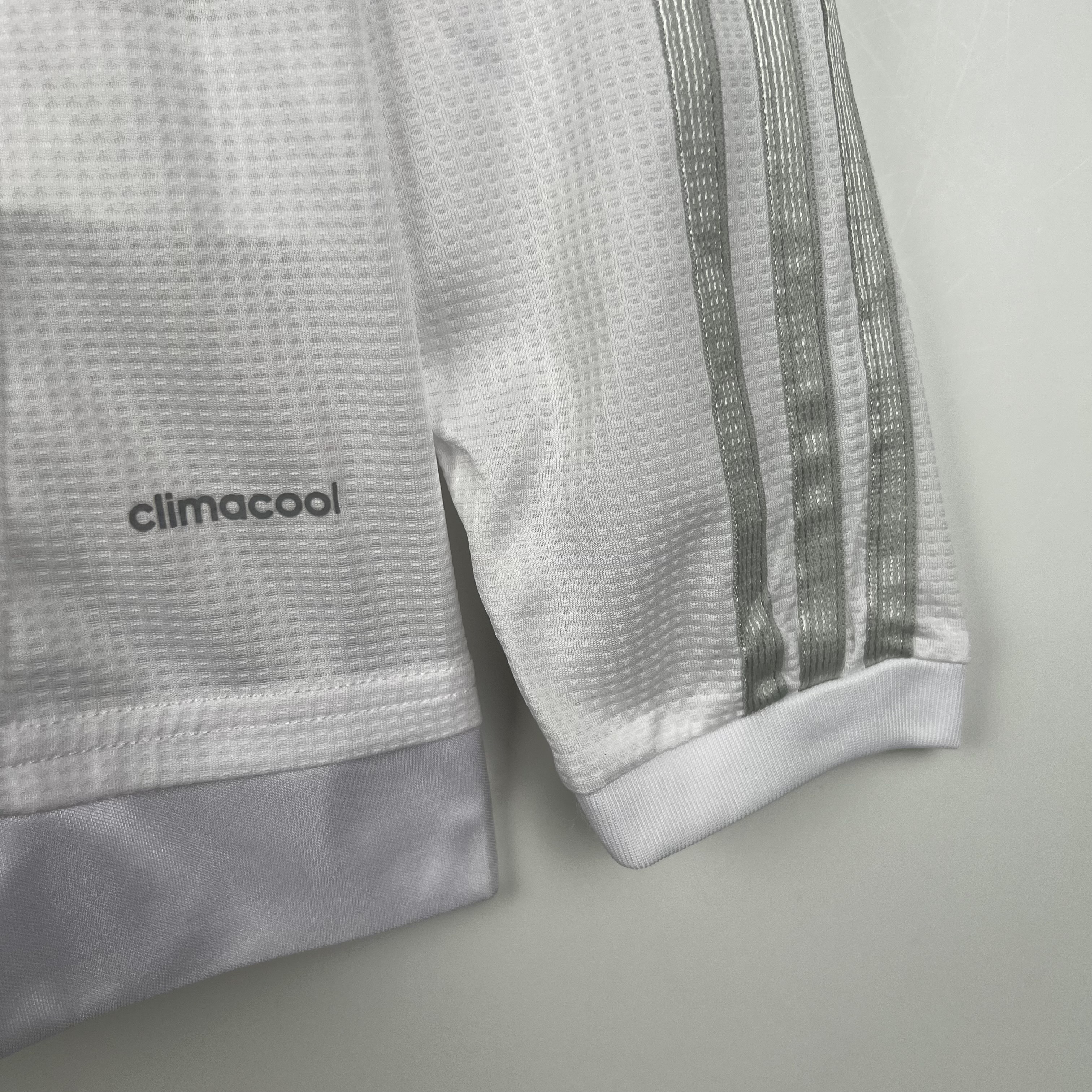 Real Madrid Retro Jersey Home Long Sleeve Custom Soccer Shirt 2015/16