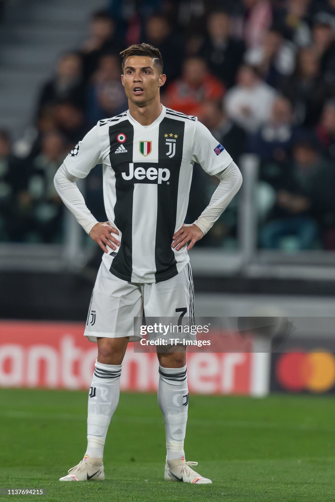 Juventus Retro Authentic Soccer Jersey Home Shirt 2018-19