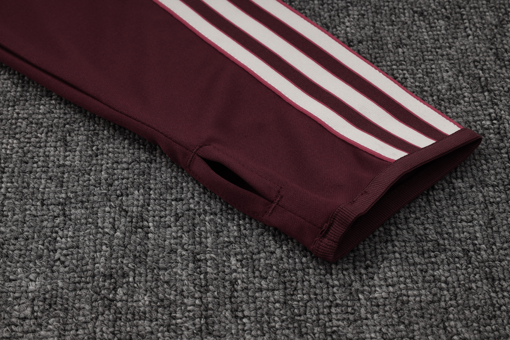 Bayern Munich Training Kit (Sweatshirt+Pants) Red 2025/26