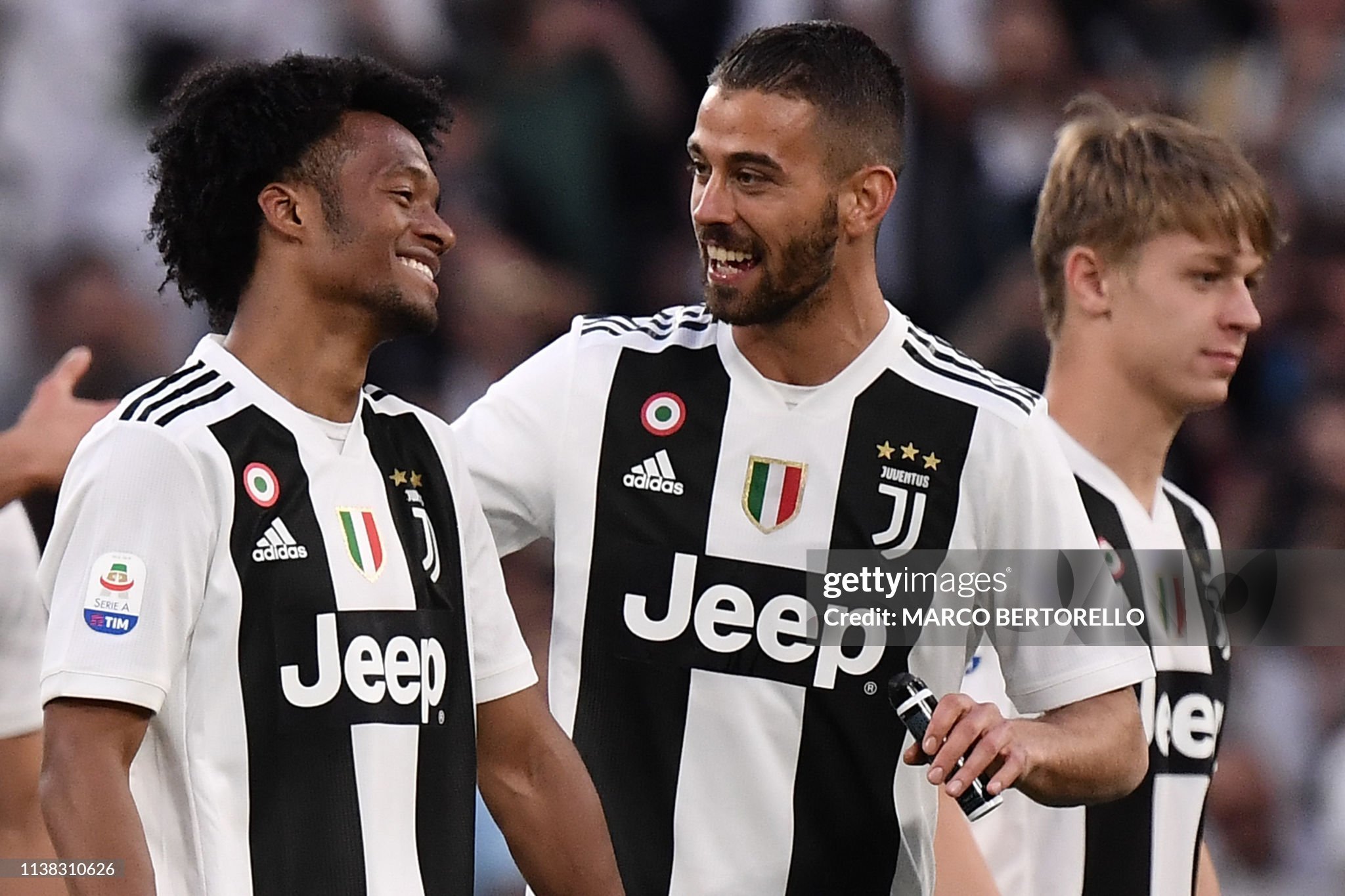 Juventus Retro Authentic Soccer Jersey Home Shirt 2018-19