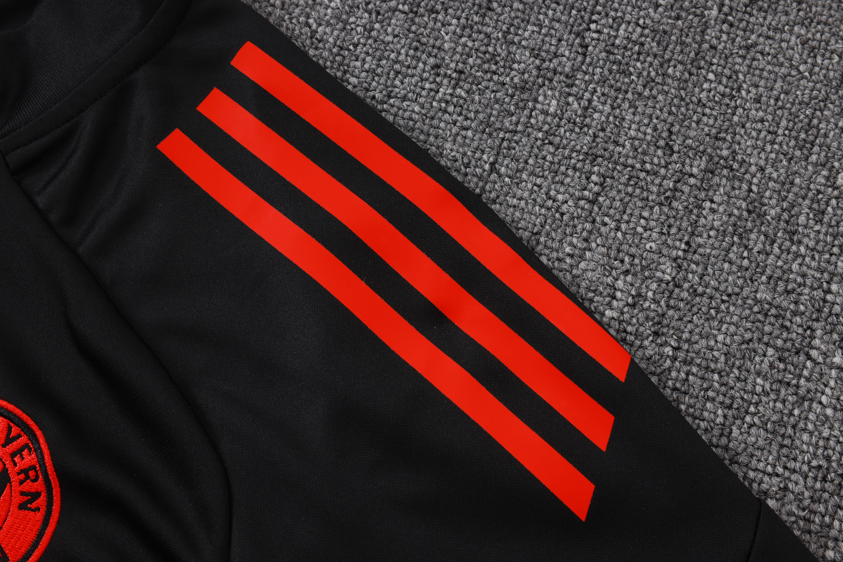 Bayern Munich Training Kit (Sweatshirt+Pants) Black 2025/26