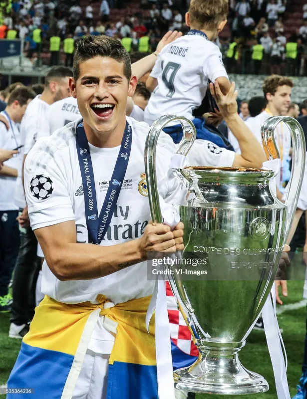 Real Madrid Authentic Retro Jersey Home Soccer Shirt 2015/16