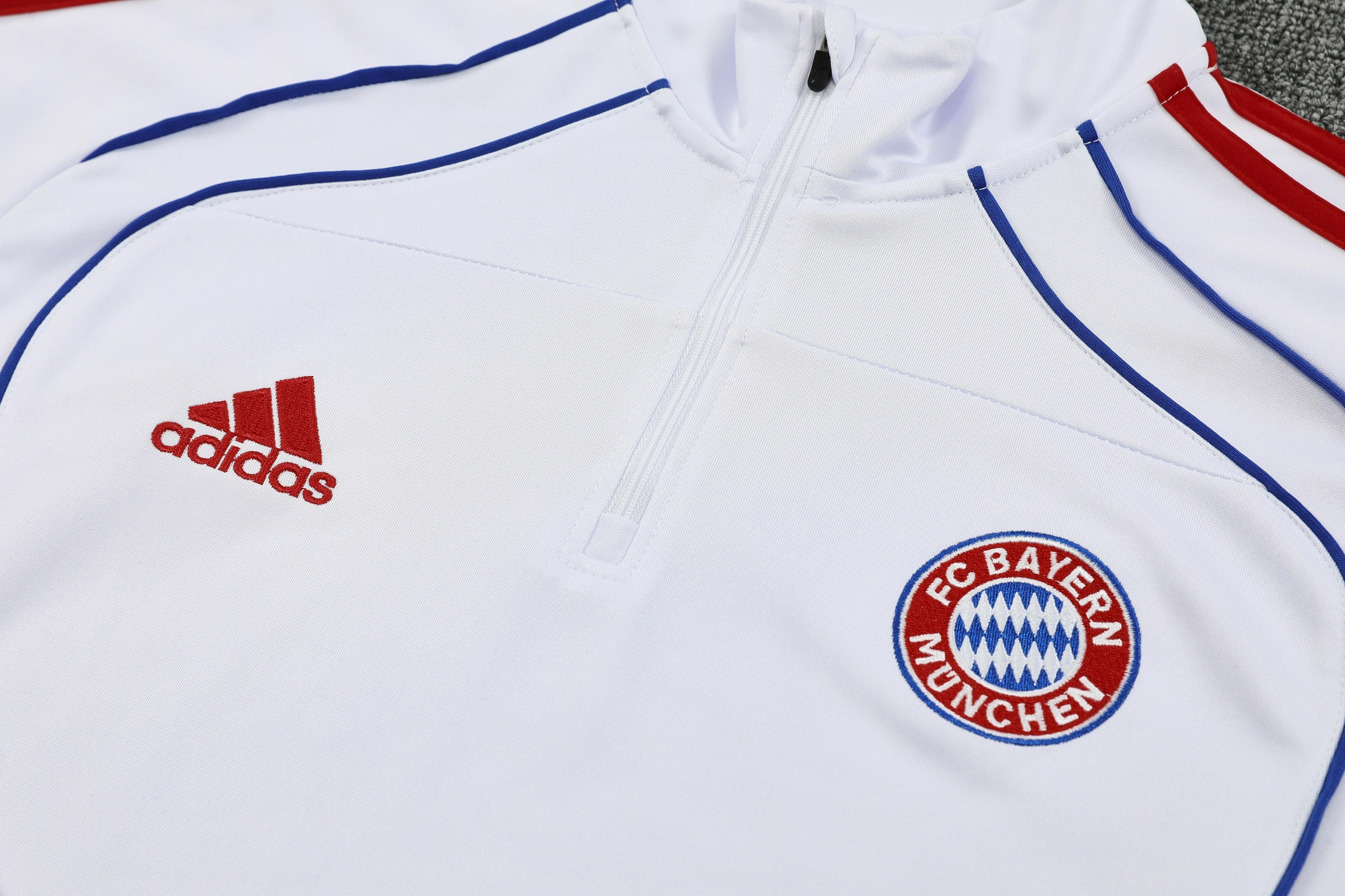 Bayern Munich UPB Training Kit (Sweatshirt+Pants) White 2025/26