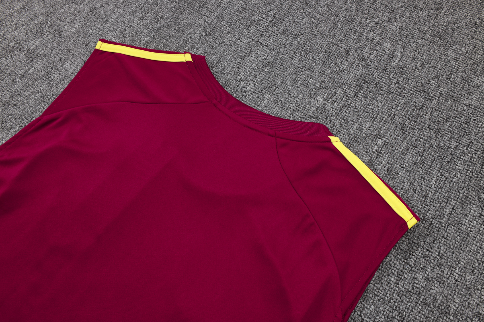 Arsenal Sleeveless Training Kit Red 2025/26