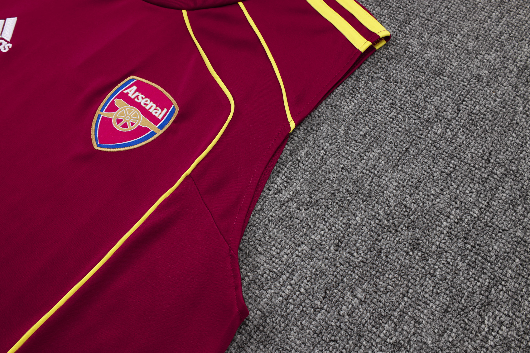 Arsenal Sleeveless Training Kit Red 2025/26