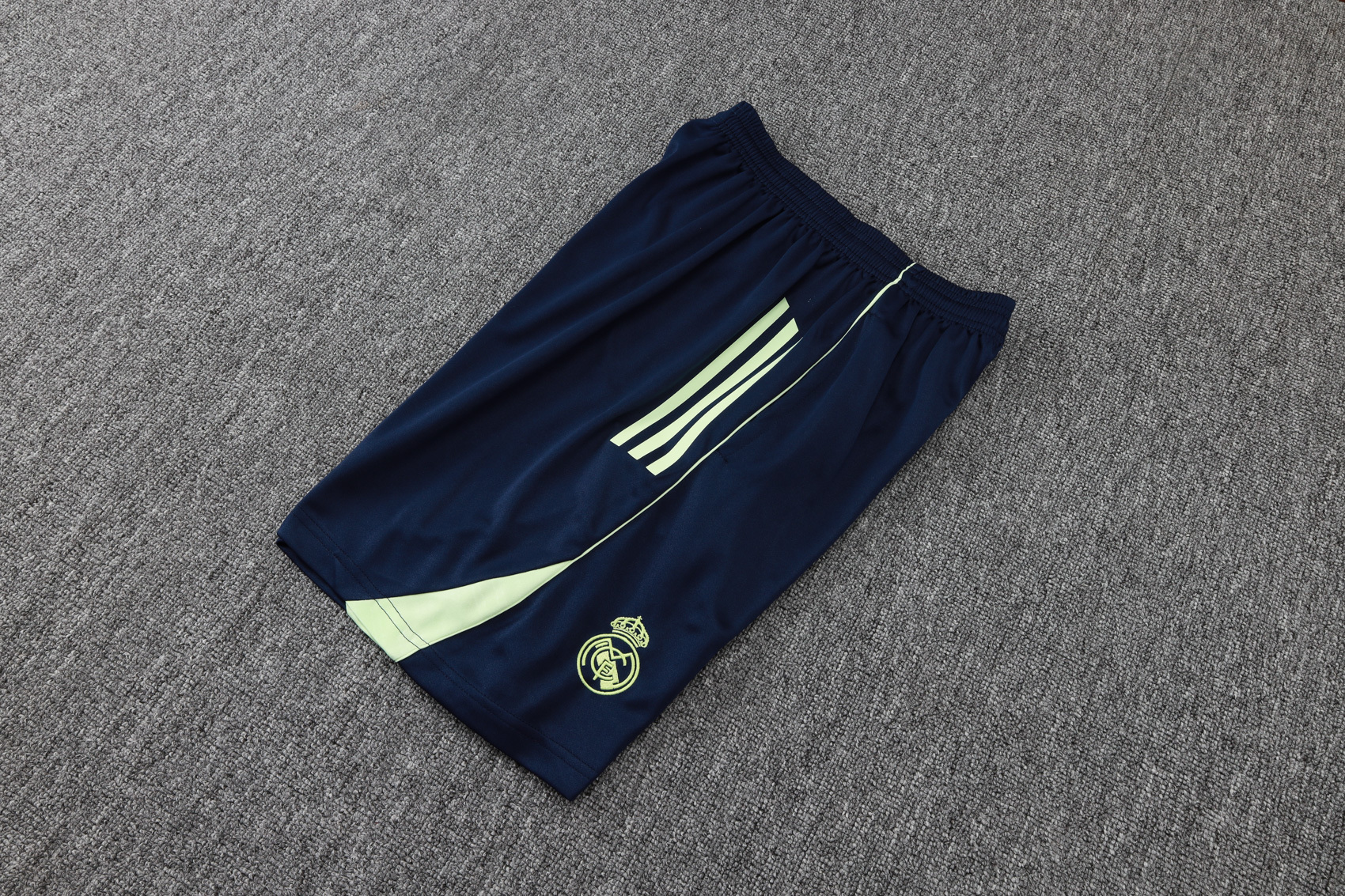 Real Madrid Training Jersey Kit Green 2025/26