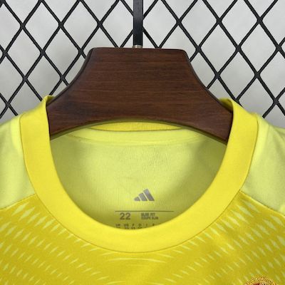 Real Madrid Soccer Jersey Yellow Goalkeeper Kids Kit Jersey+Shorts 2025/26
