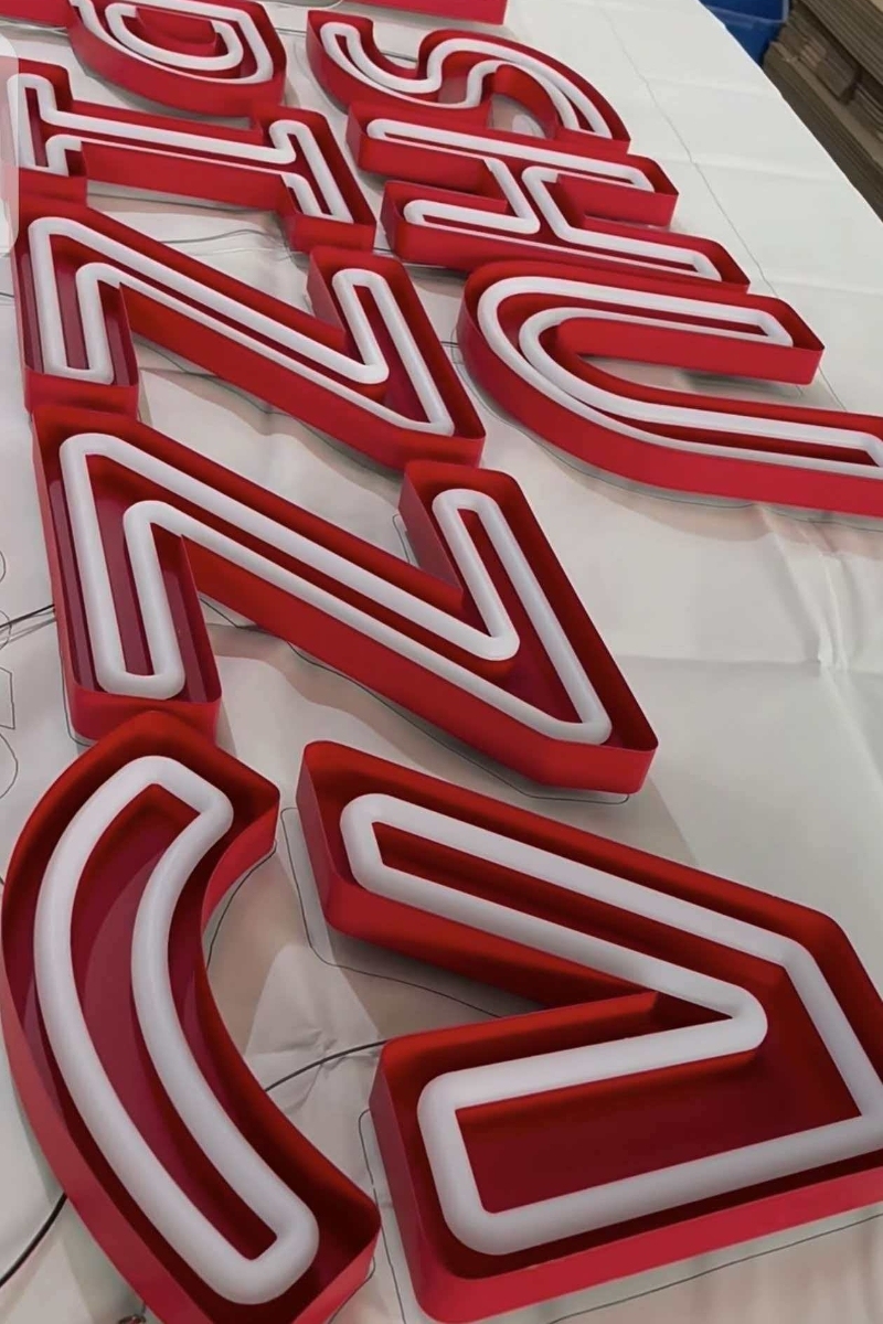 American-style neon signs- Neon Sign Maker & Personalized Signs