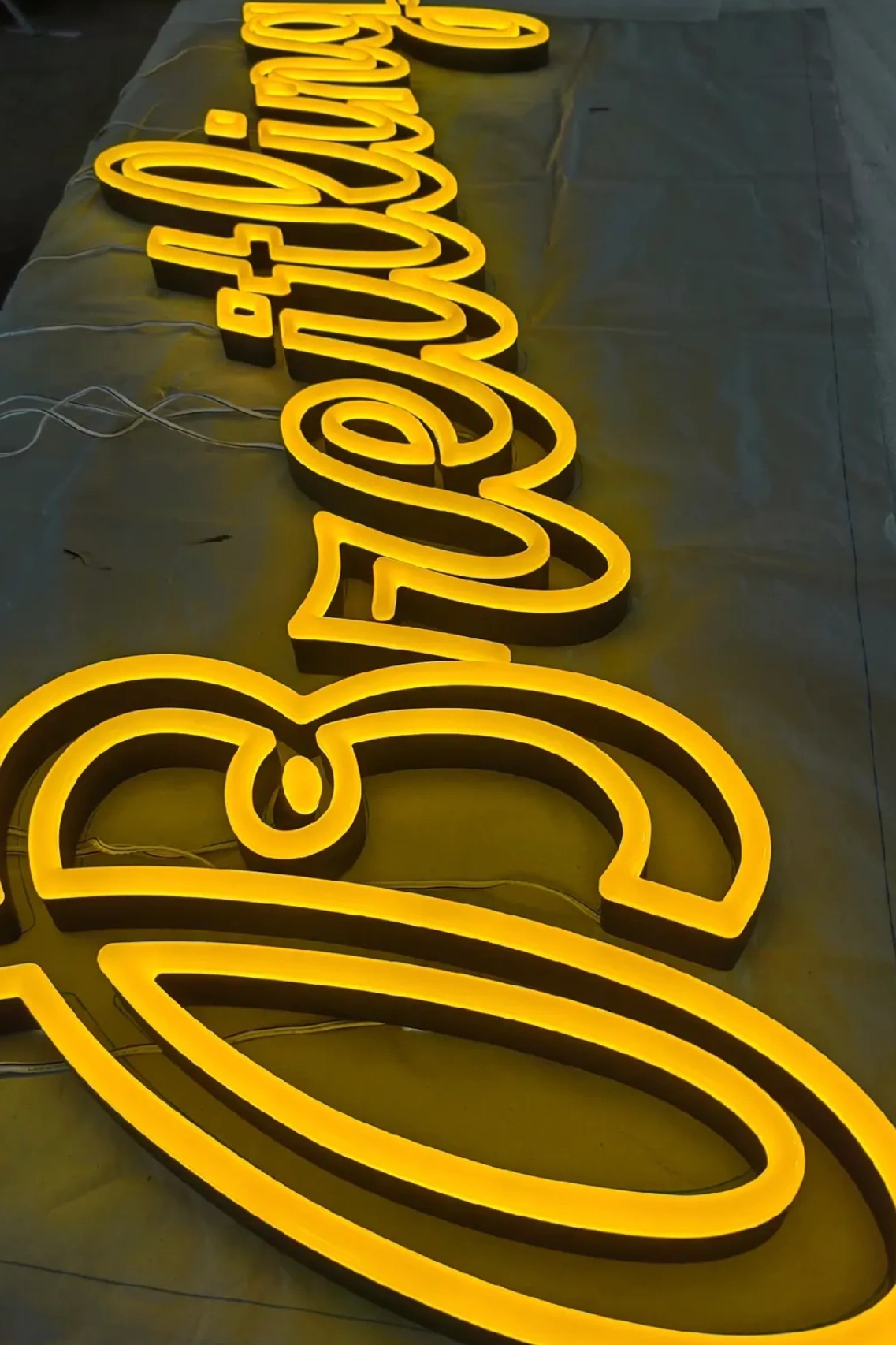 American-style neon signs- Neon Sign Maker & Personalized Signs