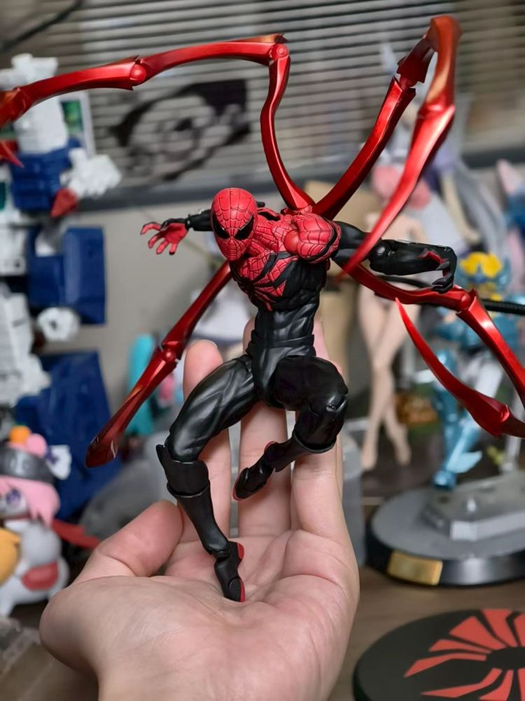 【Available】MessToys Superior Spiderman