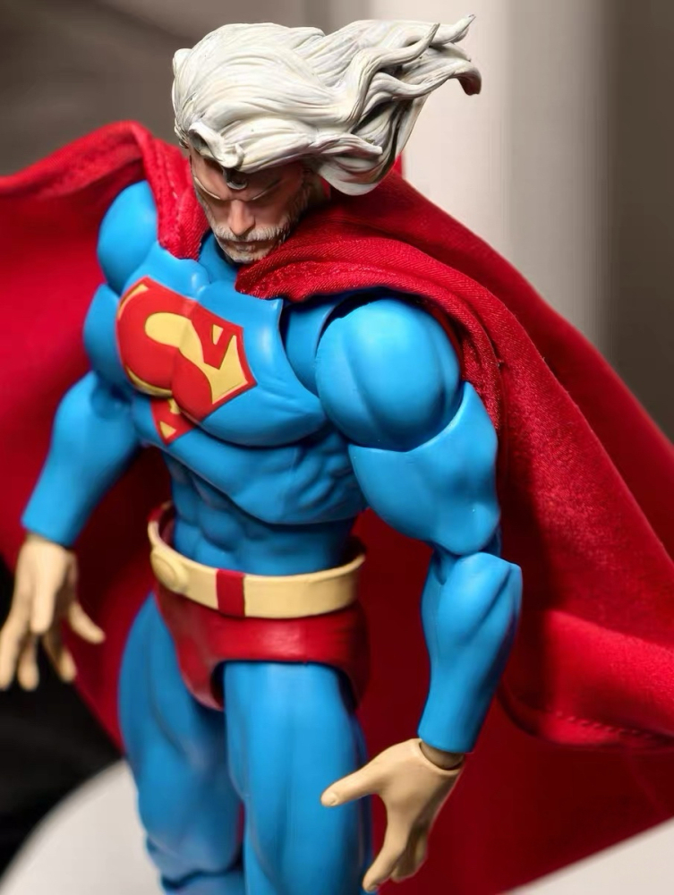 【Pre-order】1/12 DC Superman with long hair and a beard Head Sculpture