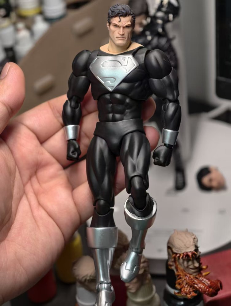 【Pre-order】1/12 DC Silent  Superman Head Sculpture