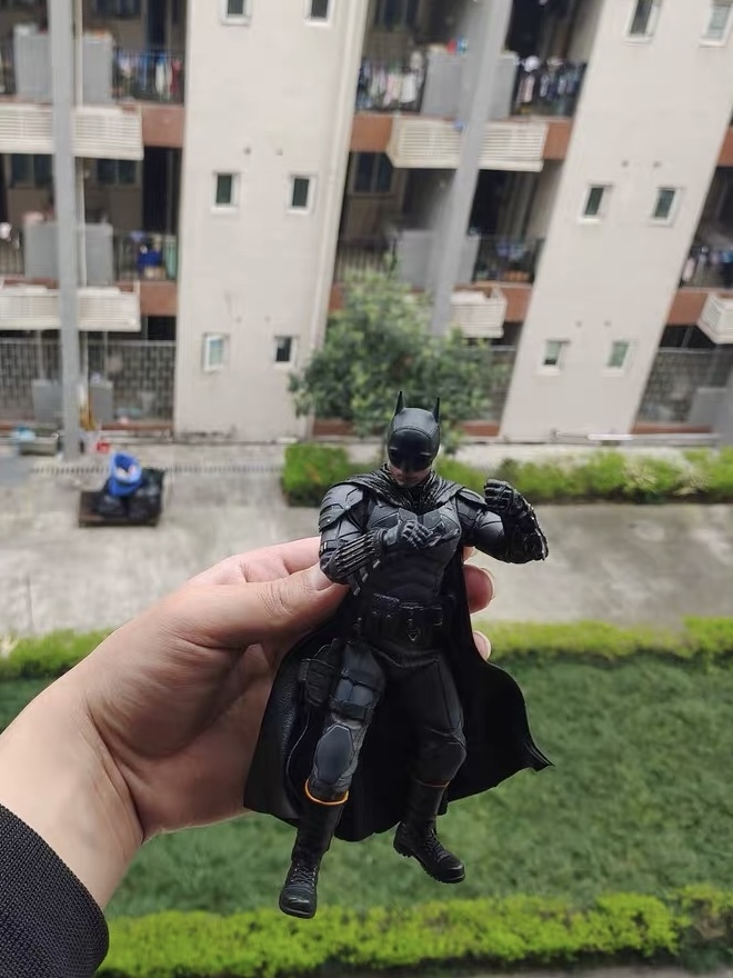 【Pre-order】1/12 Pattinson Batman Movable Eye Design Fit Mezco MacFarlane