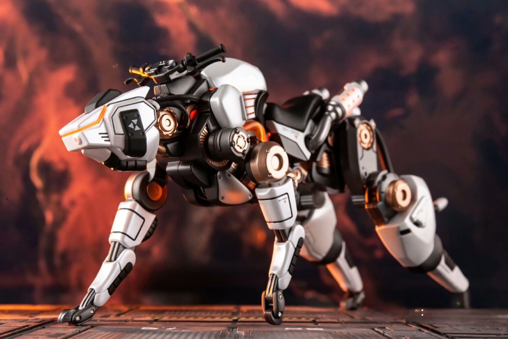 【Available】86Toys Cyber Mechanical Dog, Articulated, with LED Breathing Light