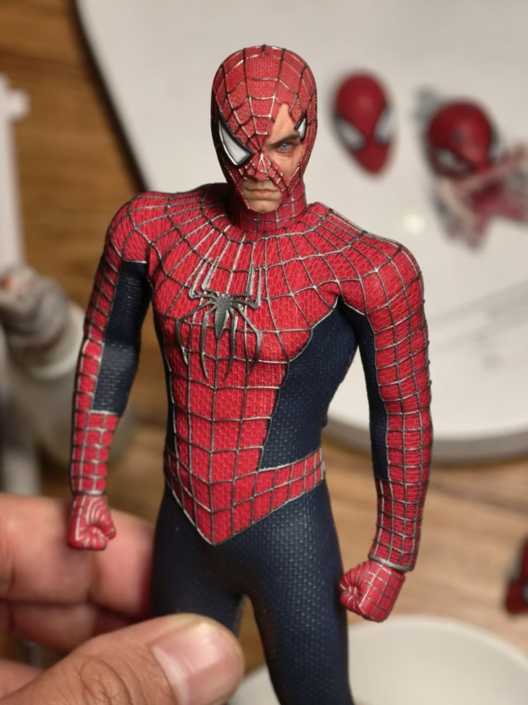 【Pre-order】1/12 Tobey Maguire Spider-Man (Battle Damaged Head Sculpture) Bully Maguire