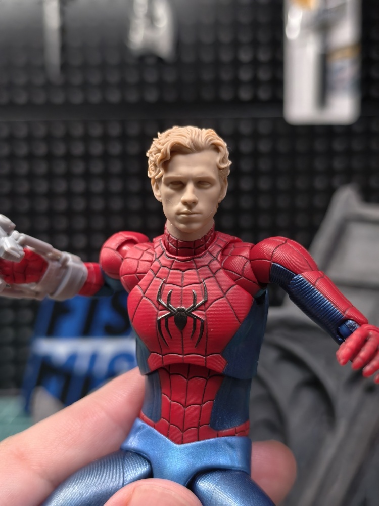 【Pre-order】1/12 Tom Holland Head sculpt and pulse gauntlet